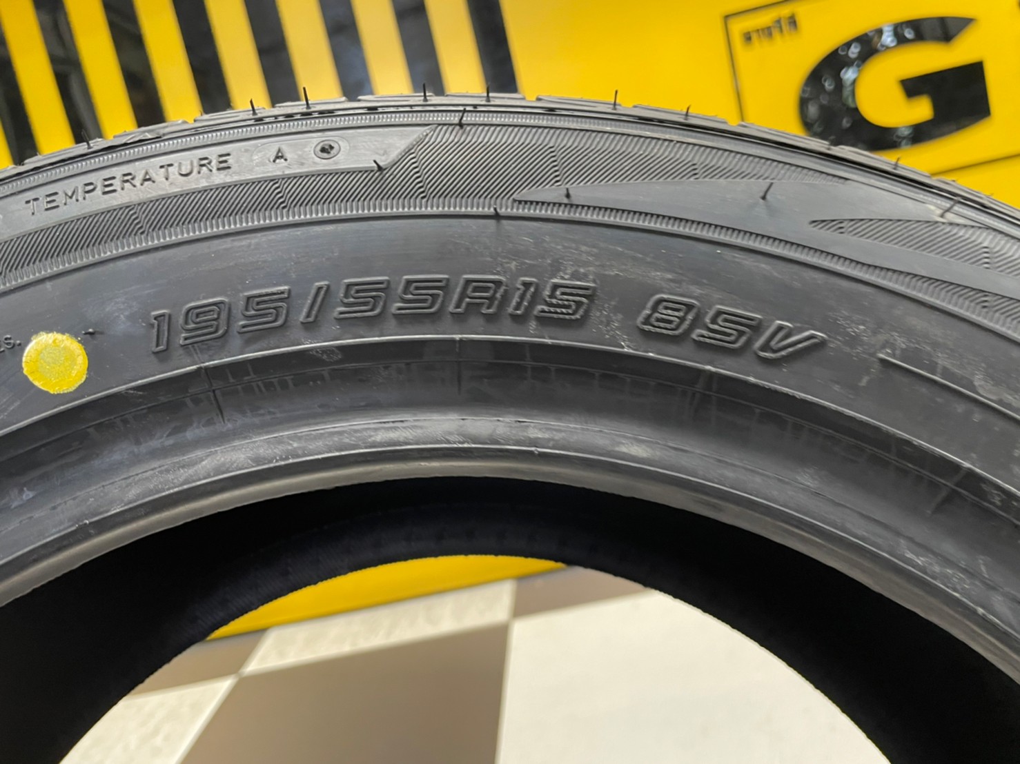 ยางใหม่ DUNLOP LM705 195/55R15 ยางดันลอป ยางไทย ปี2022