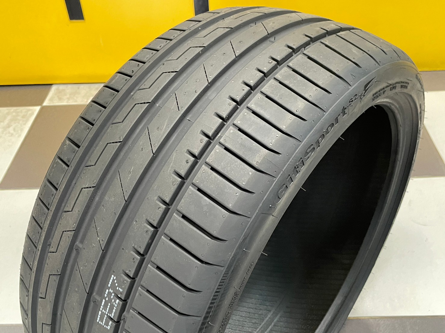 GITI SPORT S2 245/35R19