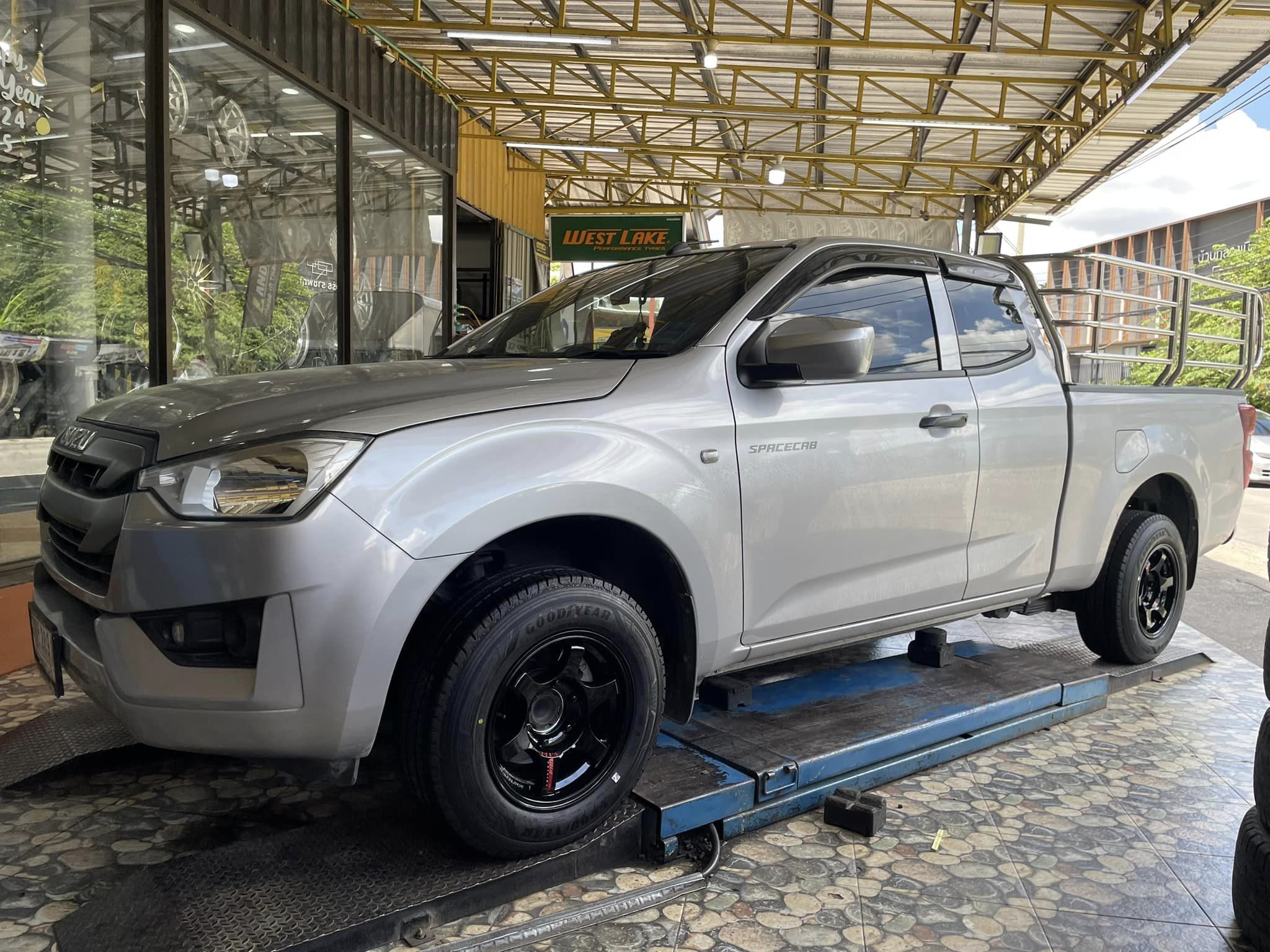 #ISUZU_DMAX 🚘❤️💫 🛞🐘#GOODYEAR_CARGO MAX_215/70R15 ❤️ 🛞 #ล้อแม็กซ์ ใหม่ขอบ15 TE37 SUV 15X8 6X139.7 ET20 สีดำหยอดแดง🛞