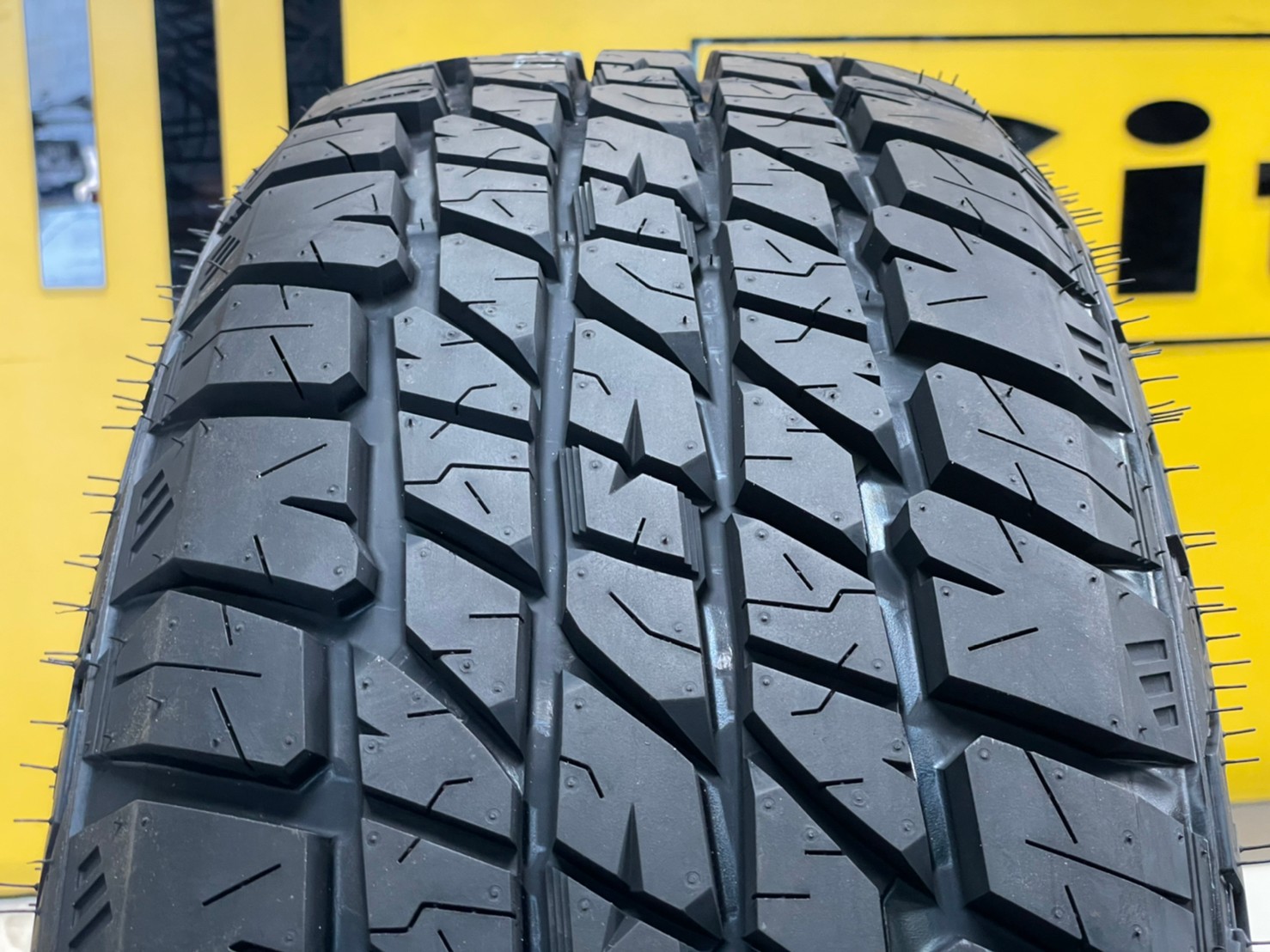🐘GITI 🐘4x4AT70 265/60R18 ยางใหม่ปี2023 ราคาโปรโมชั่นพิเศษ พร้อมติดตั้งฟรี