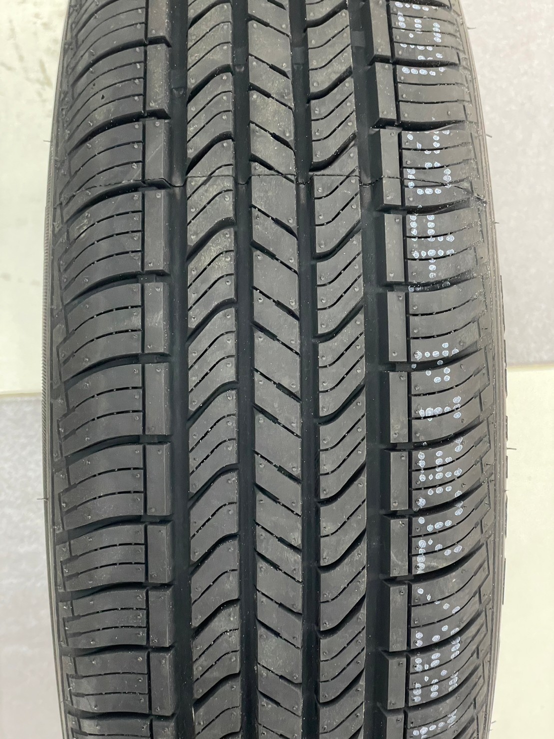 ยางใหม่ขอบขาว SAILUN 185/70R14 ยางใหม่ปี2023