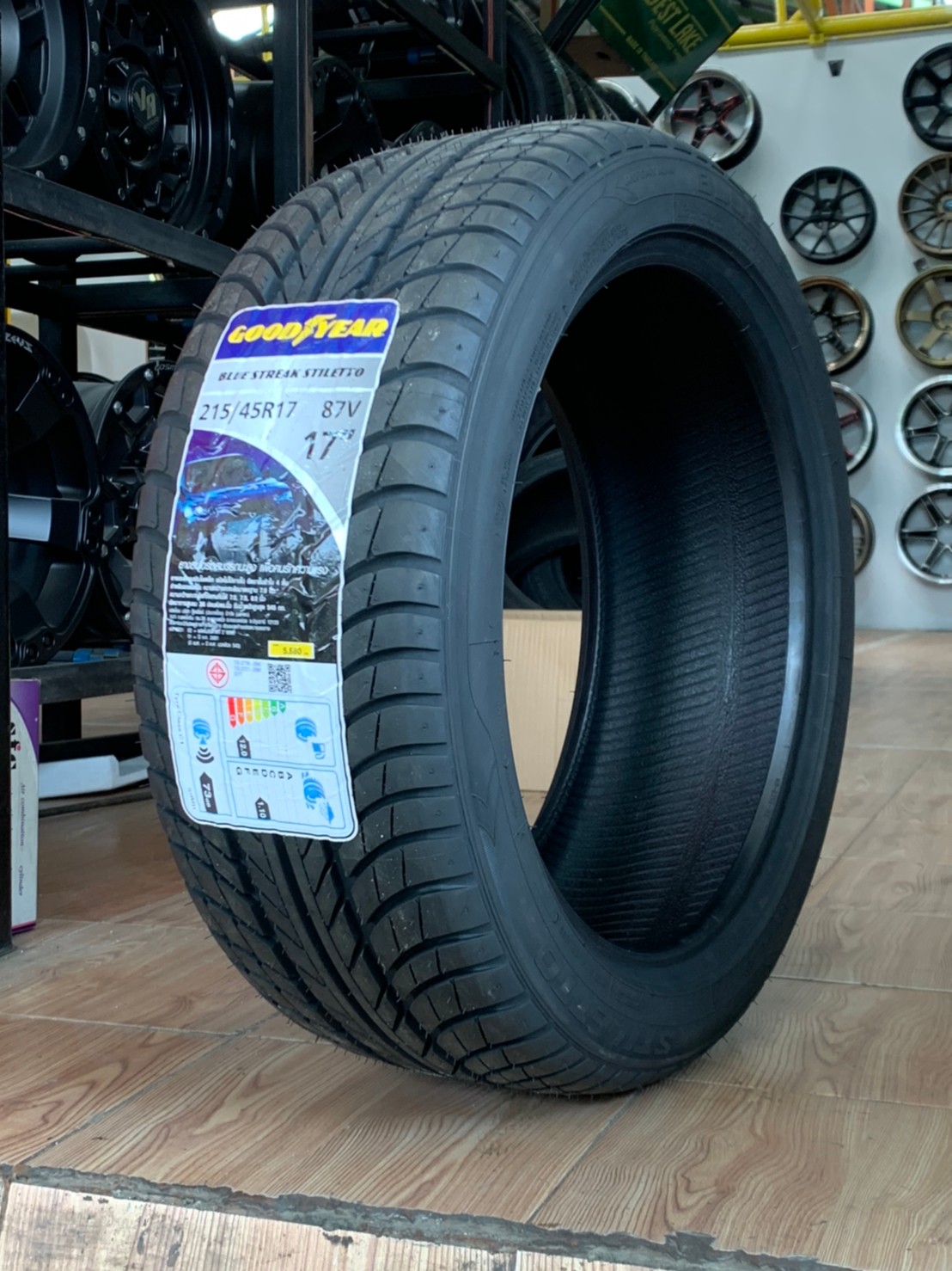 215/45R17 Goodyear Blue Streak Stiletto ยางใหม่ปี2021