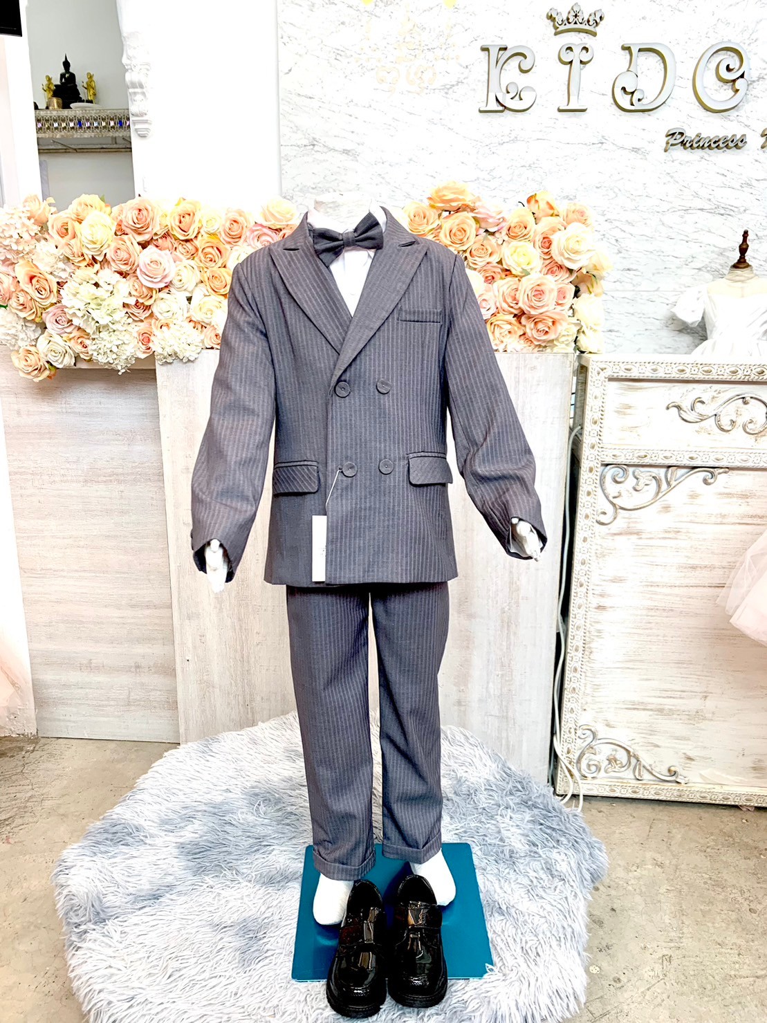 สูทเด็กผู้ชาย(หน้าร้านอยู่รัชดา ลองได้ถ่ายรูปจากชุดจริง)S142เซ็ตสูท5ชิ้นสีเทา เสื้อสูท กั๊ก เสื้อเชิ๊ต หูกระต่าย กางเกงขายาว