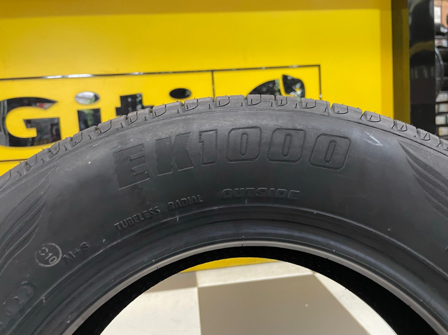 OTANI EK1000 175/70R13ยางใหม่ปี2022 ยางนุ่มเงียบคุณภาพดี ราคาพิเศษพร้อมติดตั้งฟรี สามารถสอบถามเพิ่มเติมได้ค่ะ