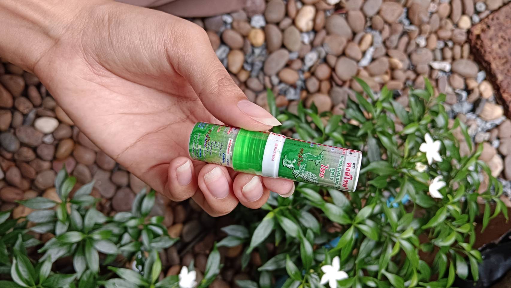 ยาดมสมุนไพรหงส์ไทยแบบหลอด แบบสองหัว ยาดมลิซ่า ความหอมสดชื่นระดับตำนาน