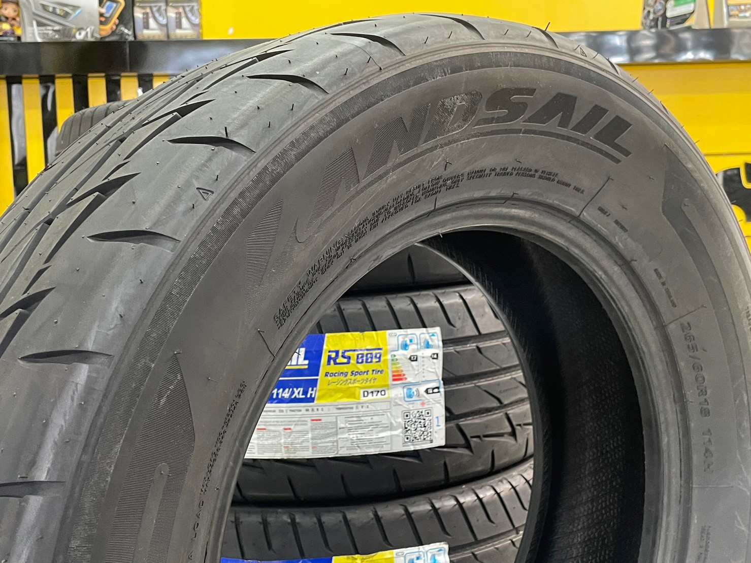 ยางสปอร์ตลายซิ่ง คุณภาพดี Lansail RS009 265/60R18 (4เส้น)
