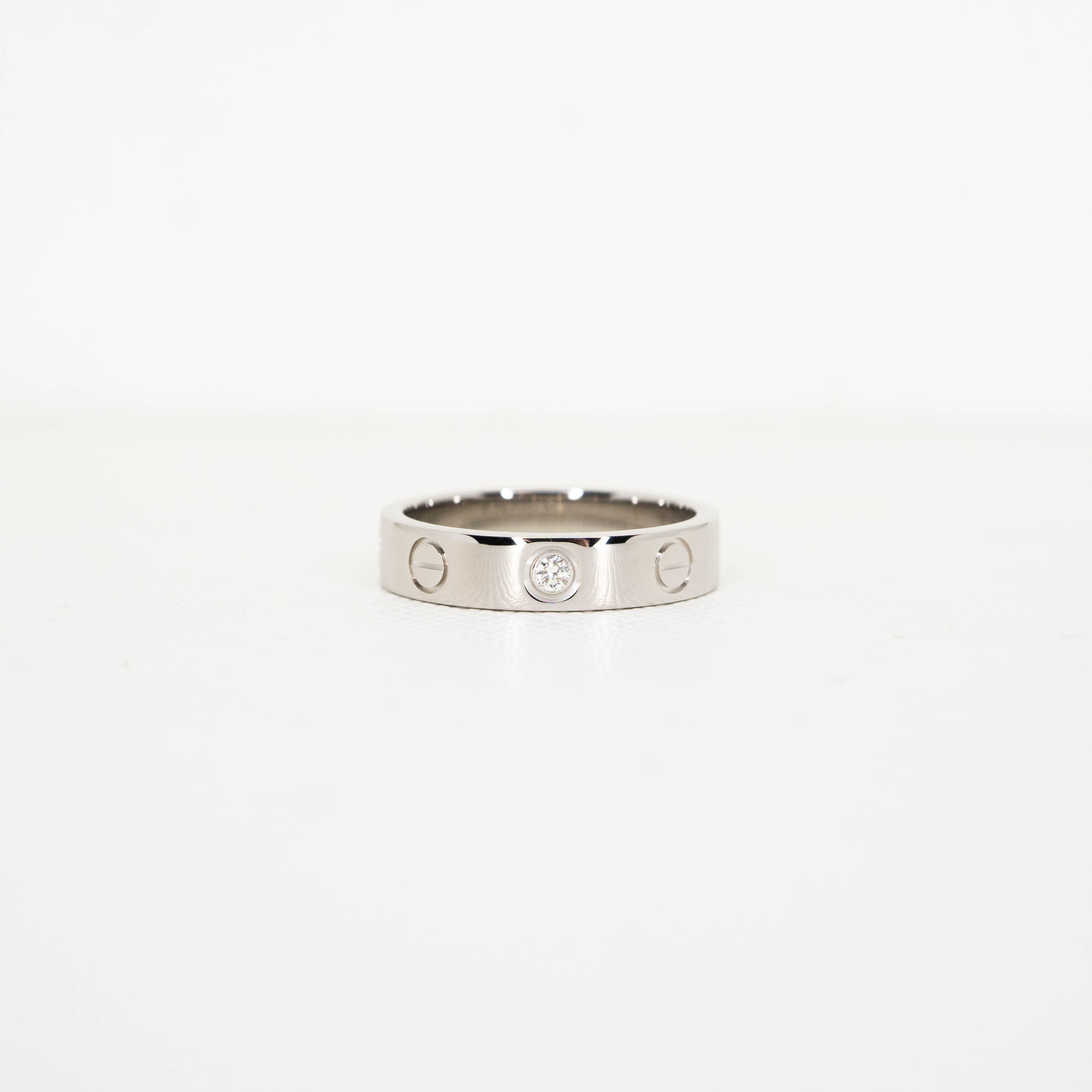 แหวน Cartier Love band 1Diamond ทองขาว18K ไซส์ 48# (Used)