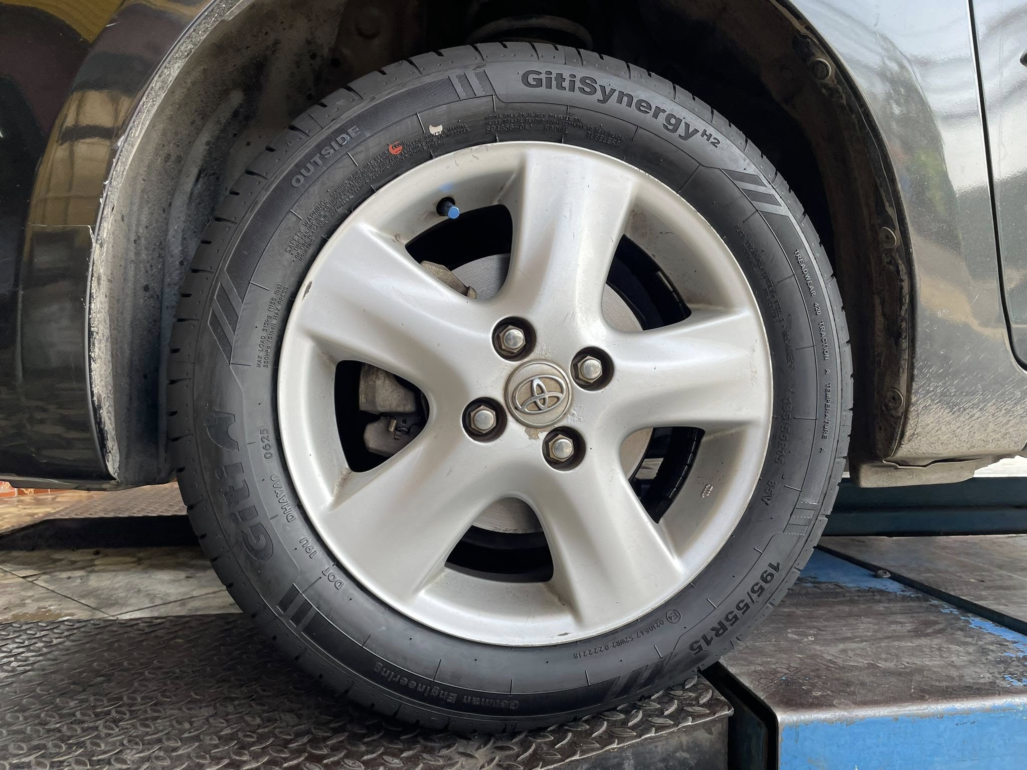 🛞❤️ #TOYOTA_VIOS🚘เปลี่ยนยาง 🛞🐘#GITI_SynergyH2_195/55R15 #ยางคุณภาพดีนุ่มเงียบ