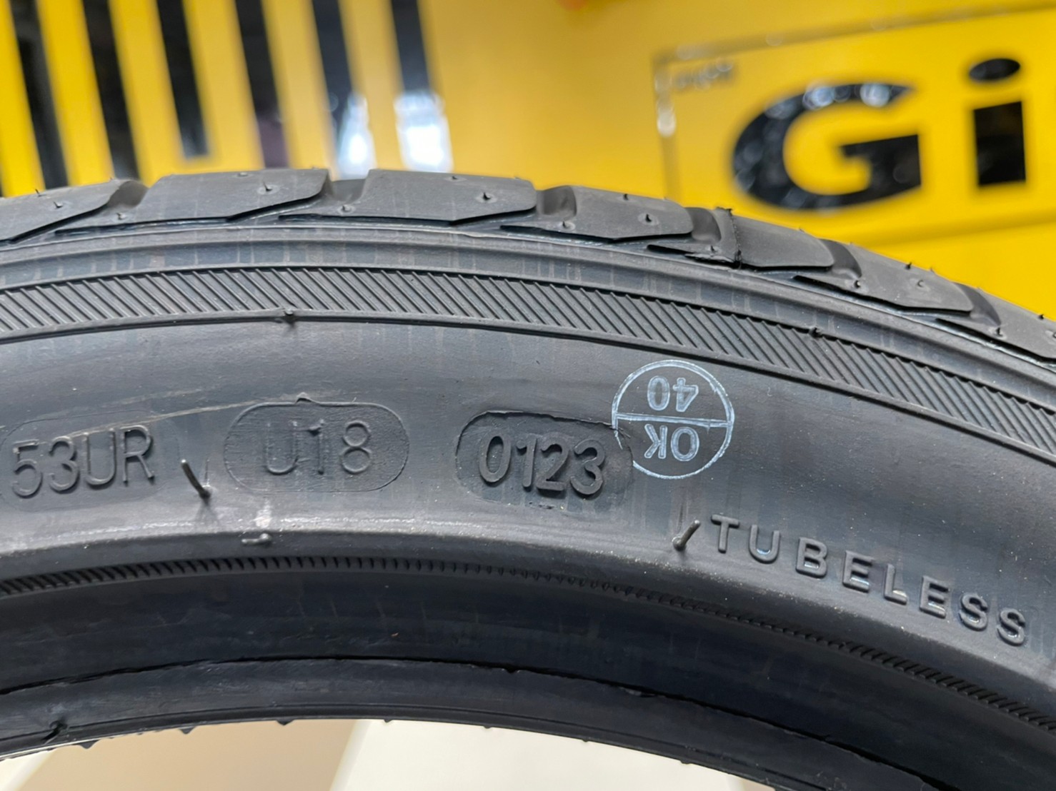 ยางแก้มเตี้ย 195/45R15 Sailun Atrezzo ZSR ยางใหม่ปี2023