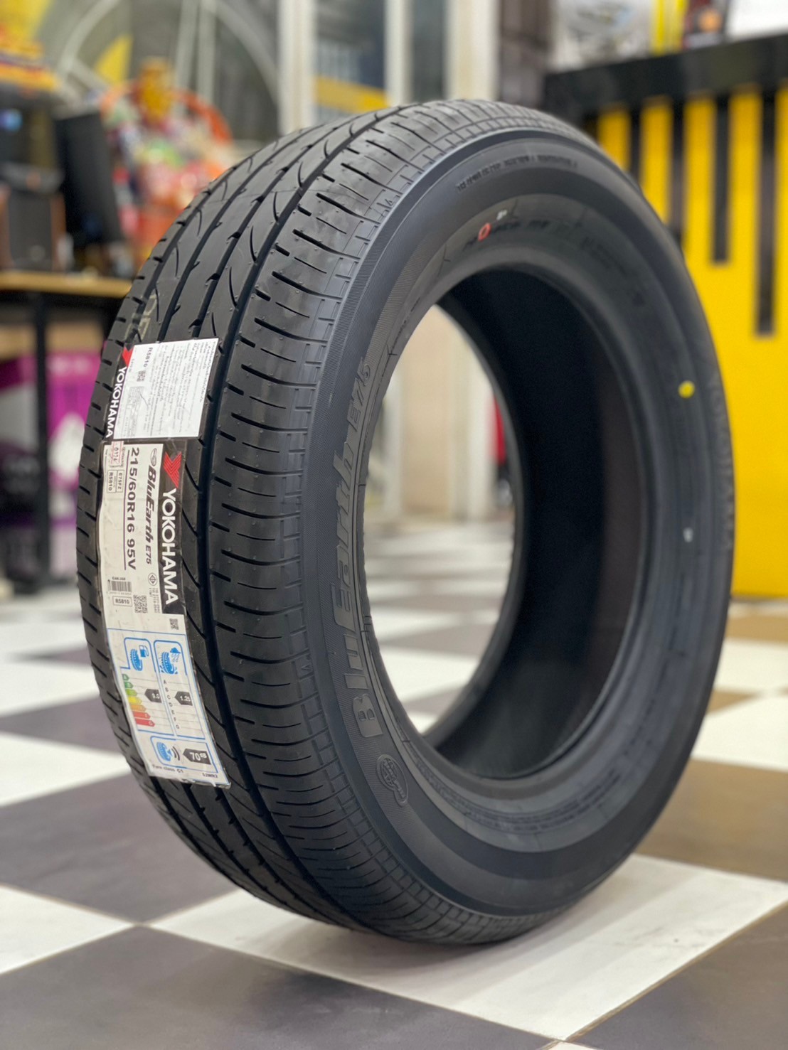 ยางใหม่YOKOHAMA BluEarth E75 215/60 R16 ยางใหม่ปี2024
