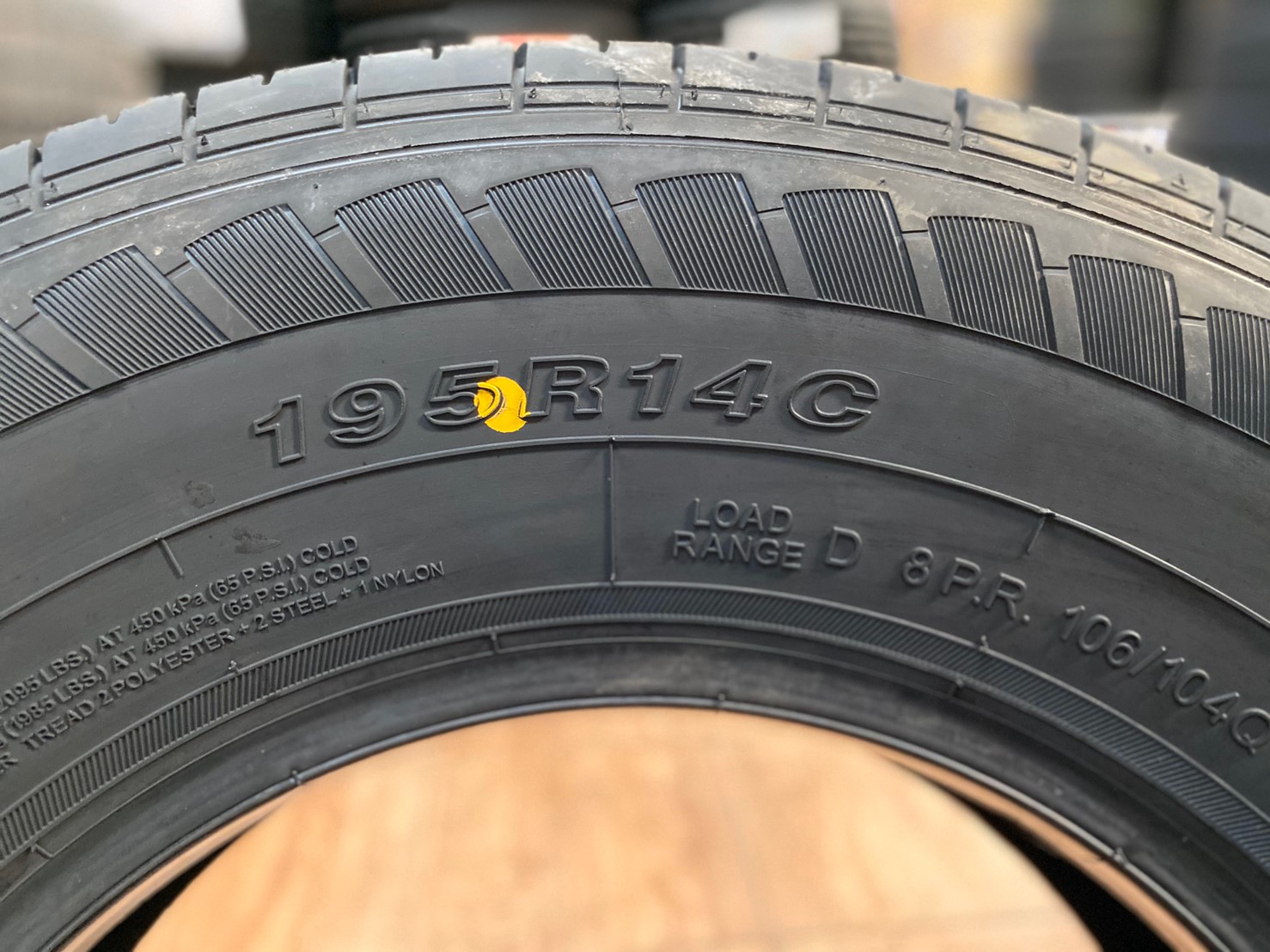 195R14 รุ่น SC328 ยี่ห้อ WESTLAKE ยางรถกะบะ พร้อมติดตั้งฟรี