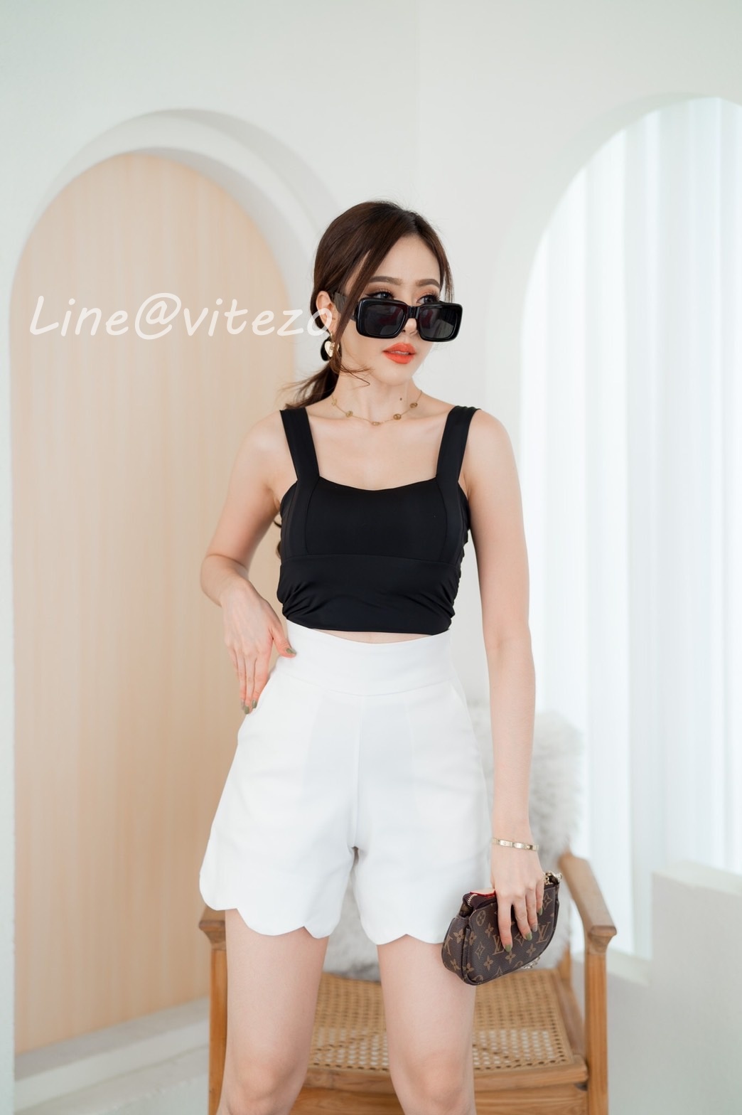 กางเกงขาสั้นเอวสูง ปลายขาหยัก ซิปข้าง ผ้าดับเบิ้ล