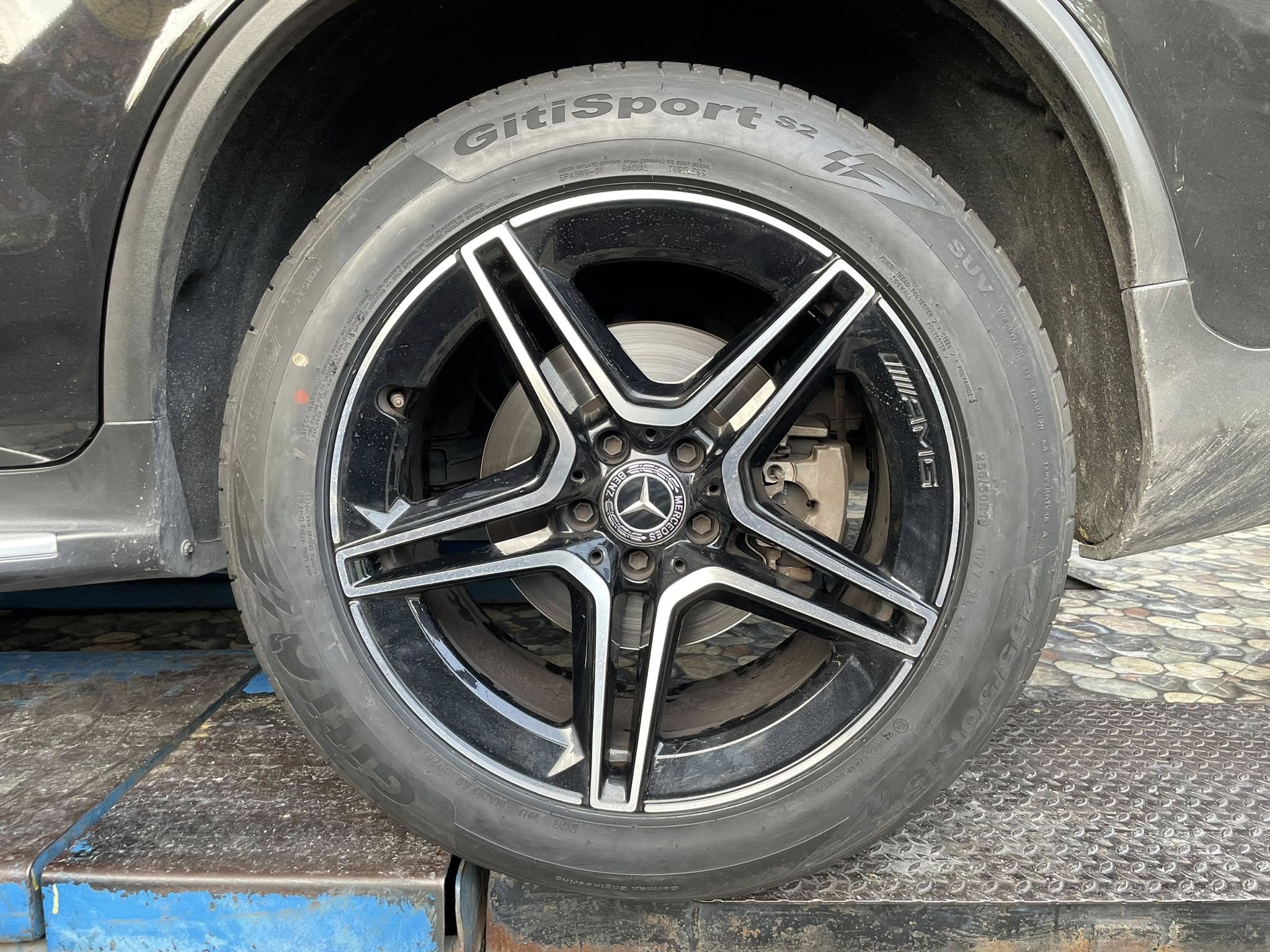 #BENZ_GLC220d 🚘เปลี่ยนยาง 🛞🐘#GITI_SportS2_235/55R19 ❤️ 🛞#GITI_SportS2_255/50R19