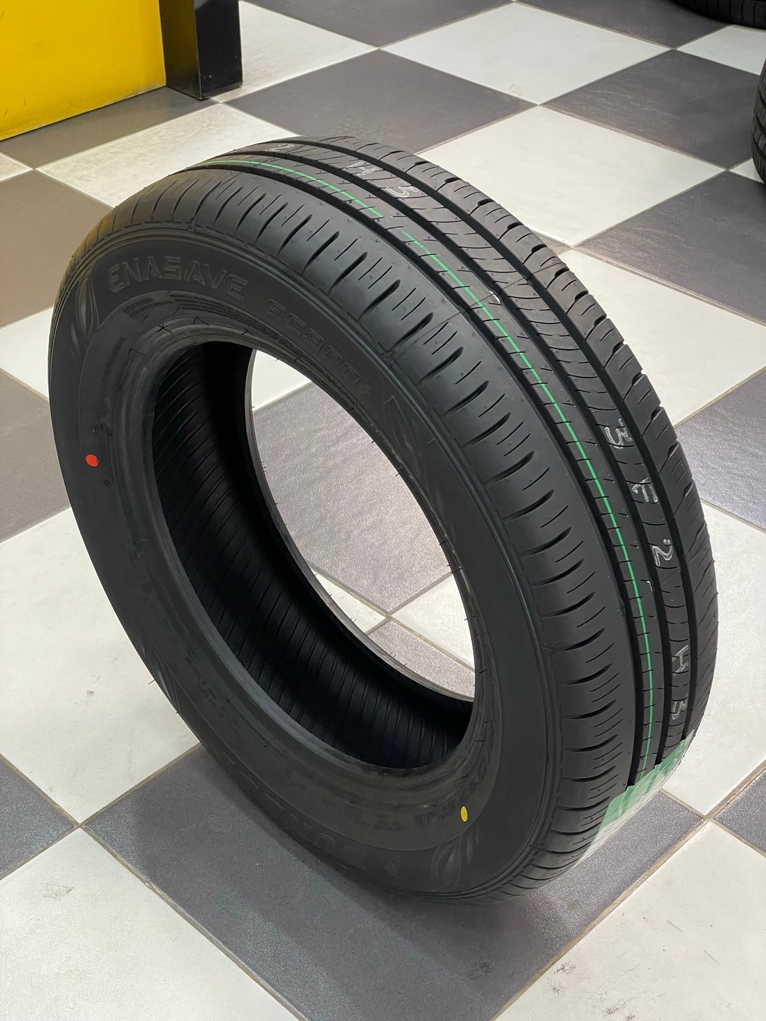 ยางDUNLOP ENASAVE EC300+ 185/65R15 ยางใหม่ปี2024