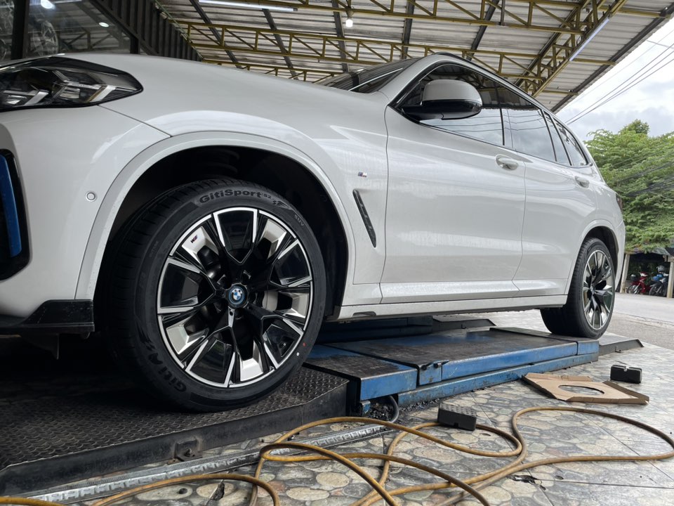 BMW_iX3🚘🛞🐘#GITI_SportS2_245/45R20 🛞 #GITI_SportS2_275/40R20