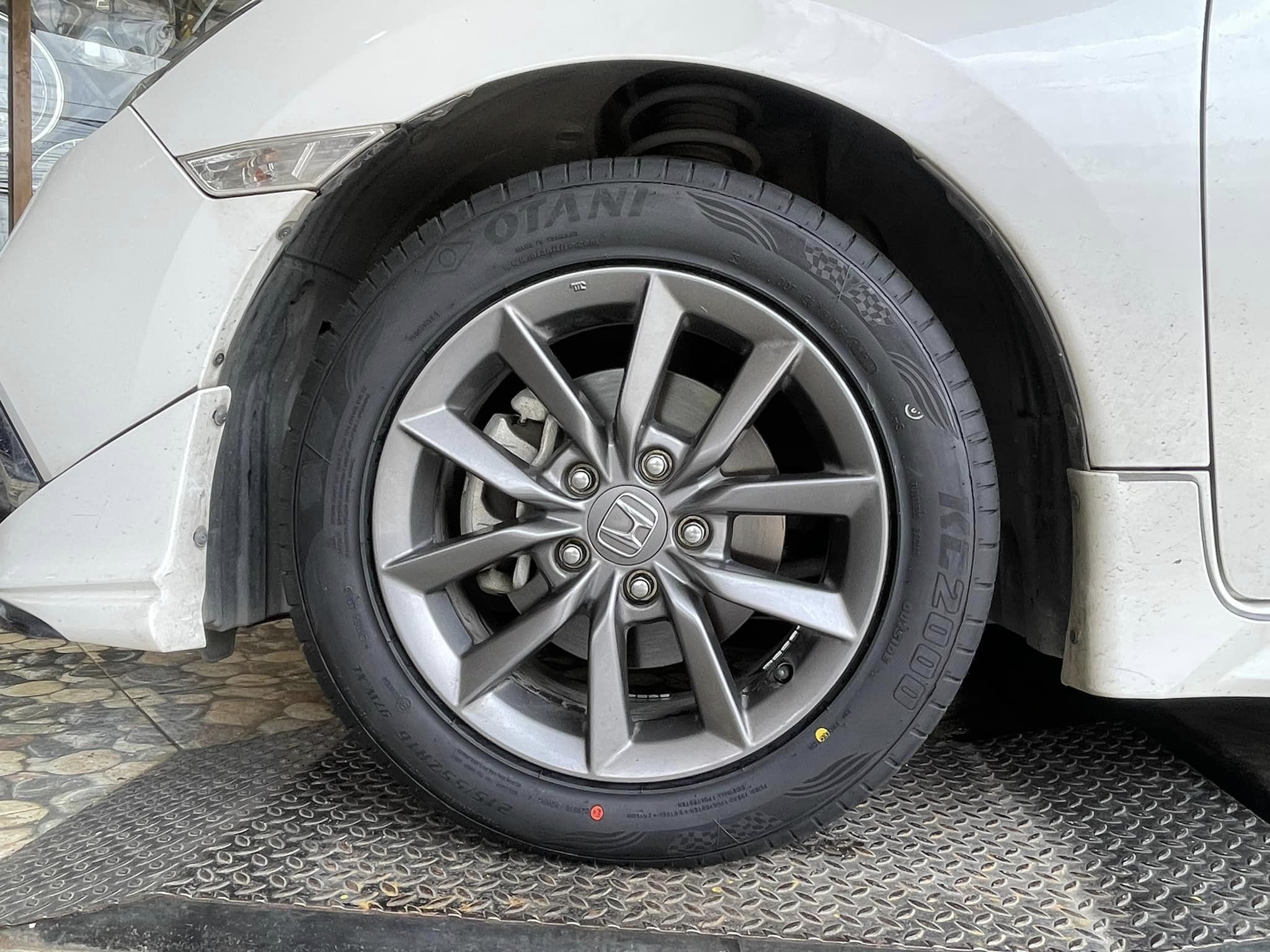 🚘 #HONDA_CIVIC #OTANI #KC2000 215/55R16