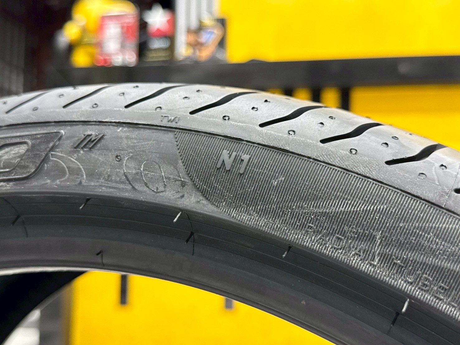 ยาง Pirelli P ZERO N1 ขนาด 245/35R20 ยางใหม่ปี2025