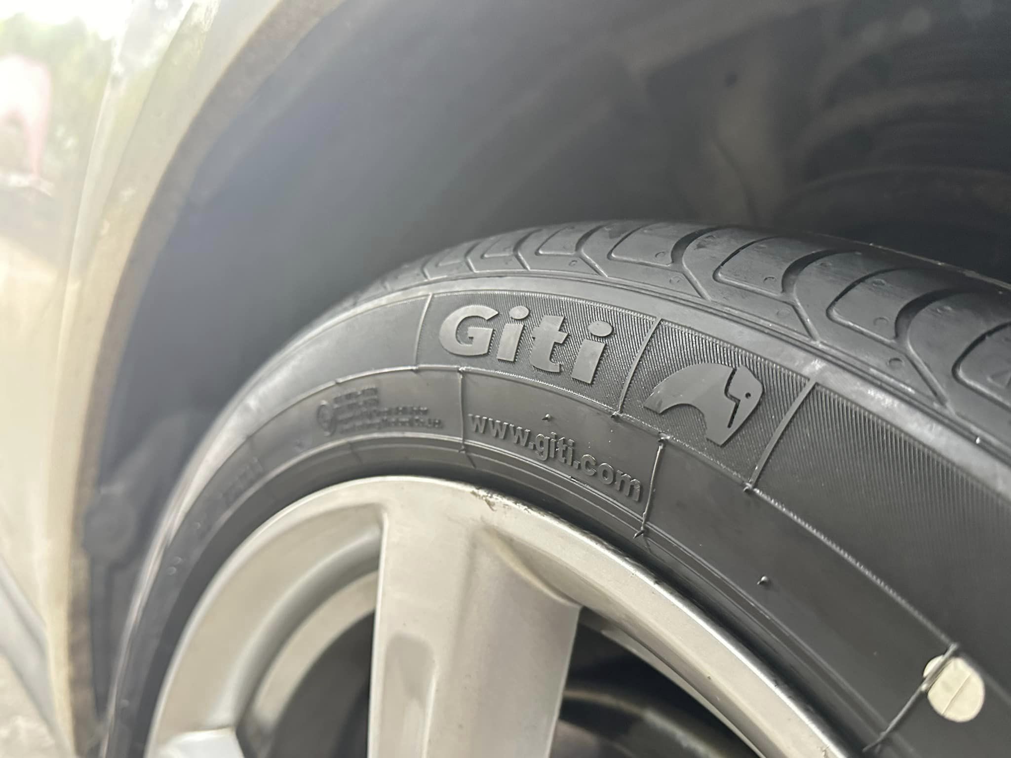 🚘 #ORA_Goodcat 🛞#Giti #Comfort225v1 215/50R18