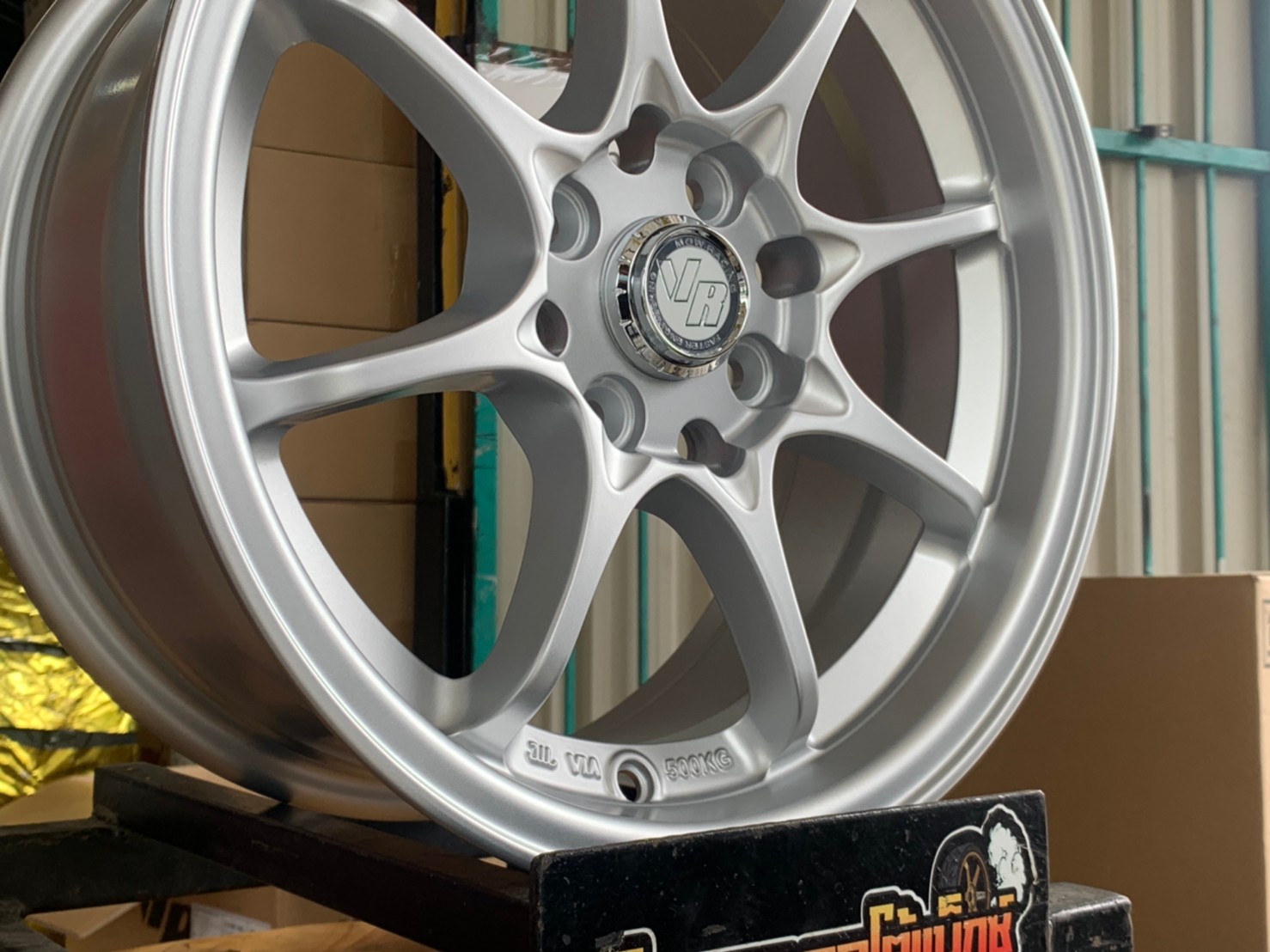 ล้อแม็กใหม่ขอบ15 Ce28 Model MF-8022 4รู100 กว้าง7 ออฟ35 สีซิลเวอร์