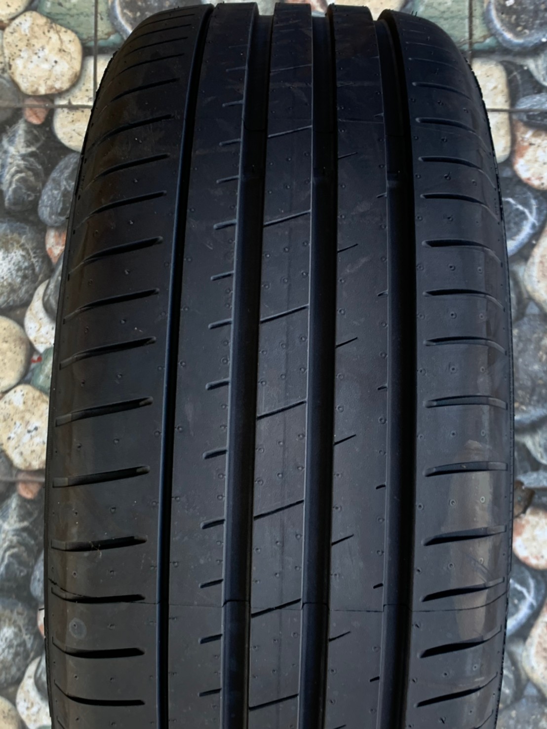 ยางใหม่ 215/45R17 APOLLO ASPIRE4G ยางใหม่ปี2021