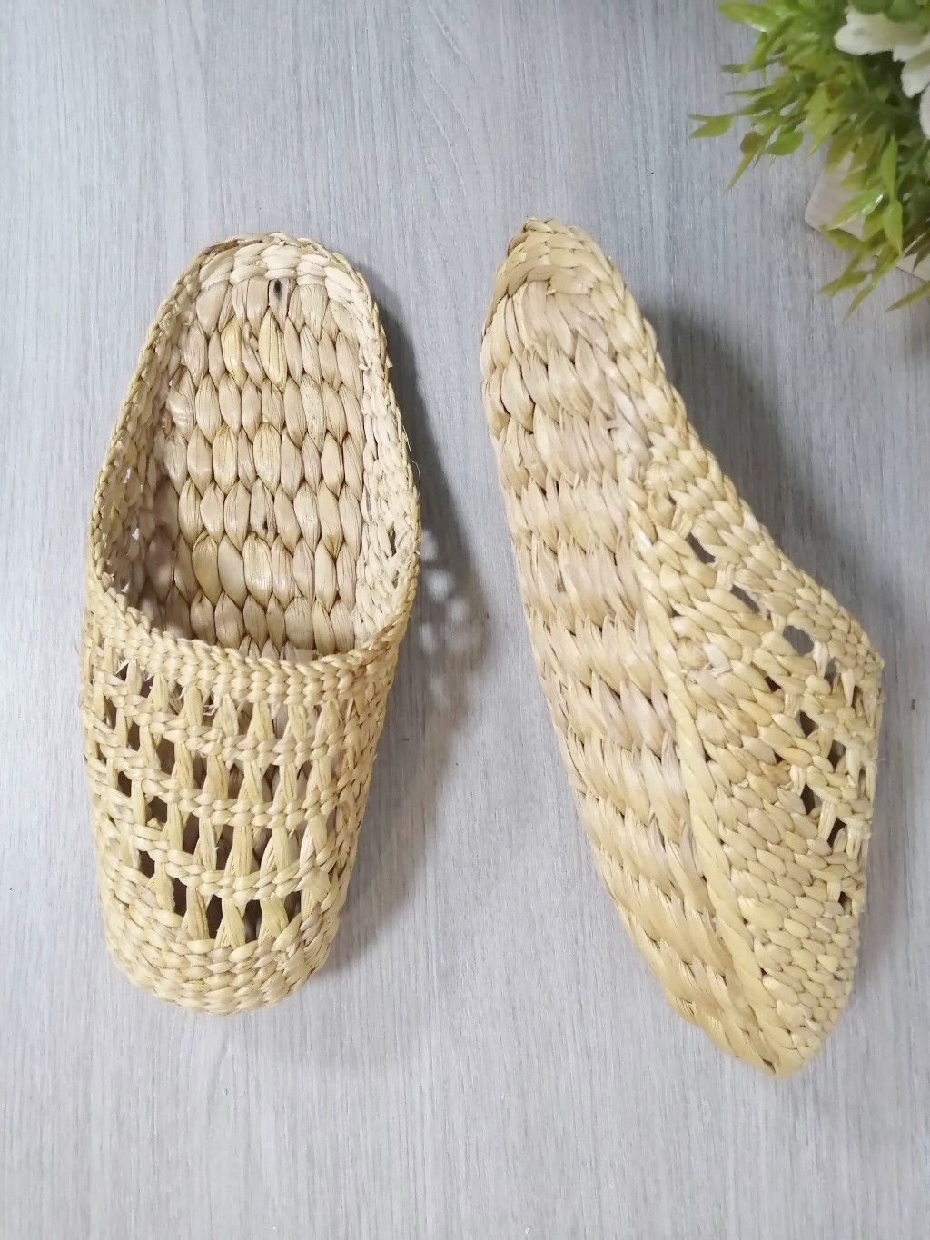 BSS202W : รองเท้าสานผักตบชวา ราคาส่ง 1โหล 12คู่