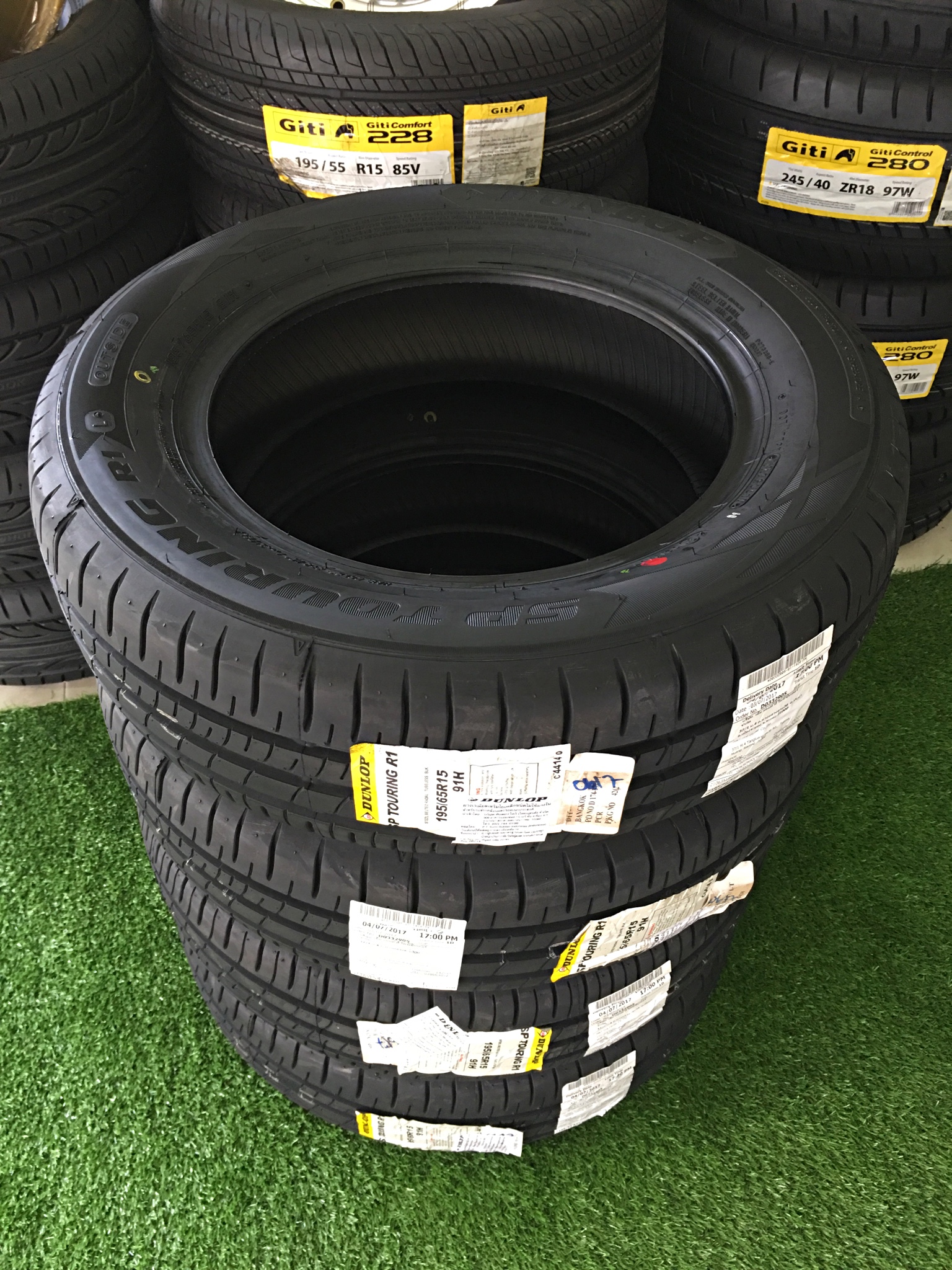 195-65-R15 SP-Touring R1