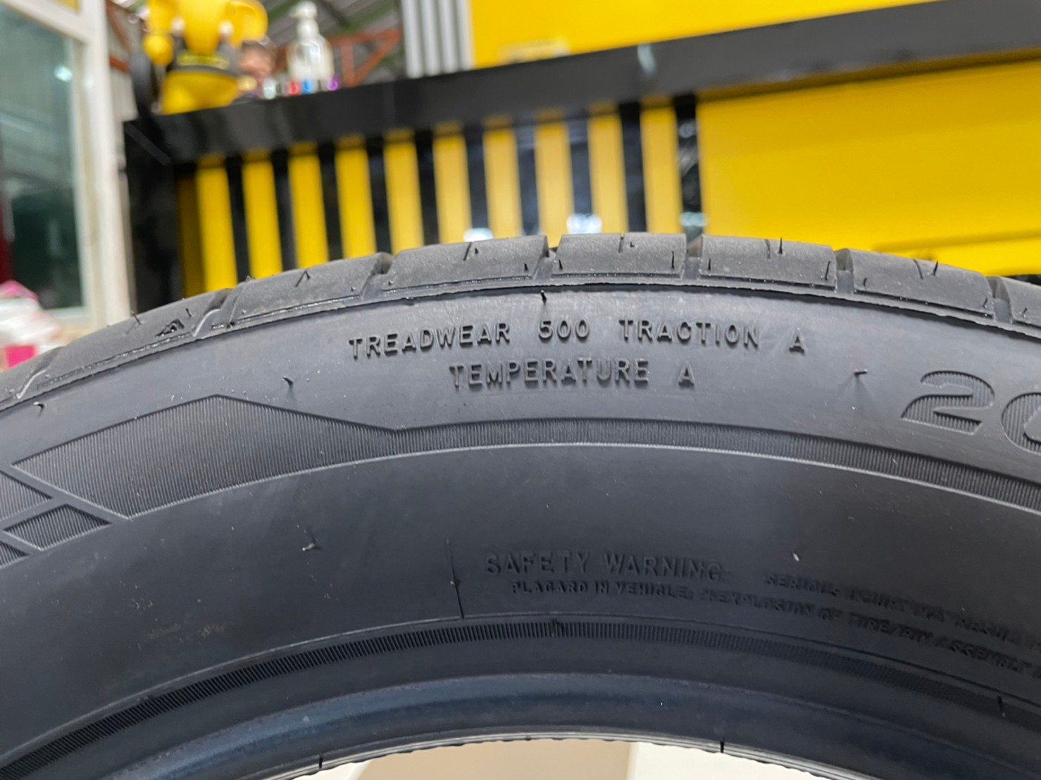 ยางใหม่AUSTONE SP702 205/55R16 ยางผลิตไทย คุ้มค่ารับประกันบาดบวมเบียดตำ365วันเคลมฟรี ยางใหม่ปี2022