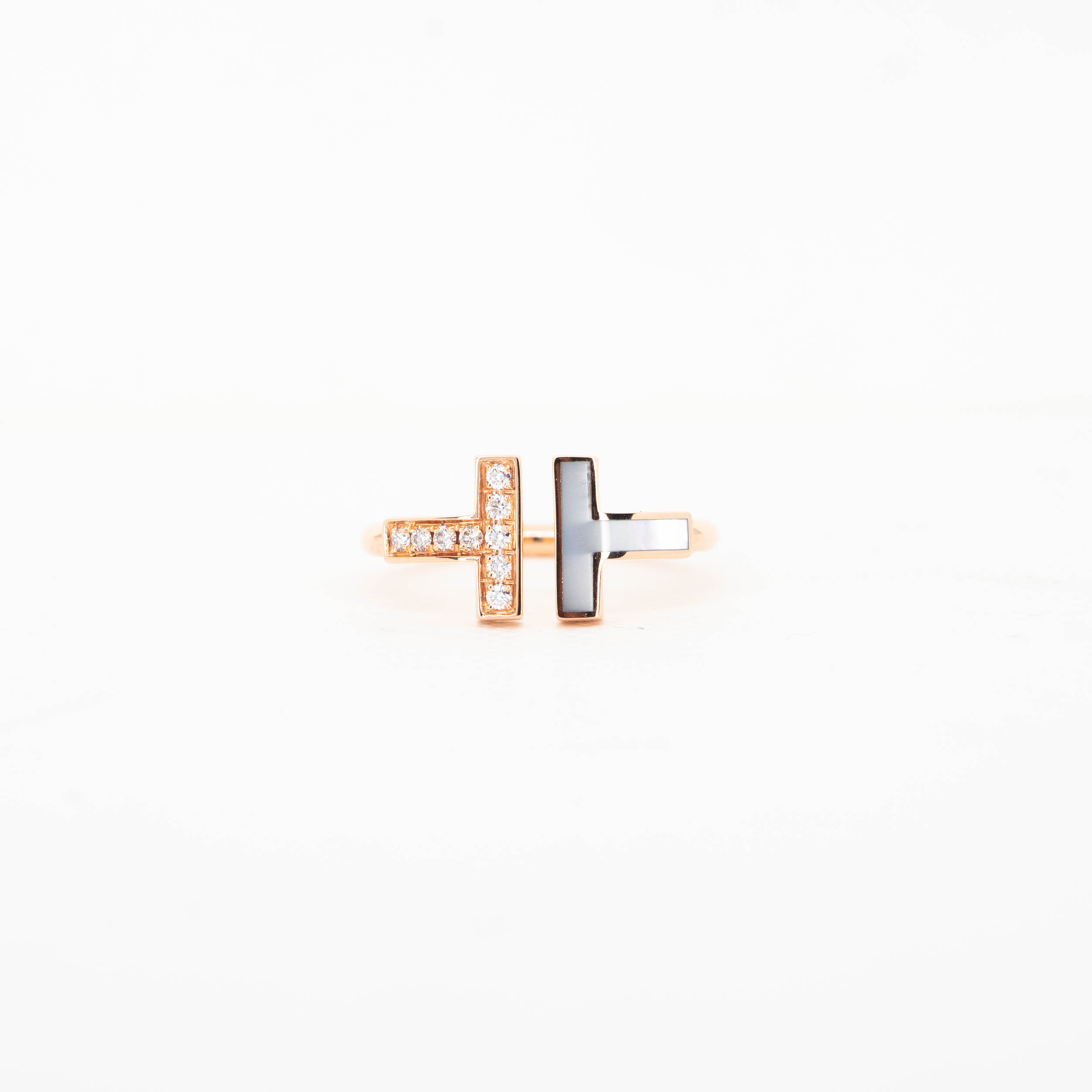 แหวน Tiffany & Co. Tiffany T Diamond and Mother of pearl Wire Ring ทองชมพู18K ไซส์ 48# (Used) +กล่อง