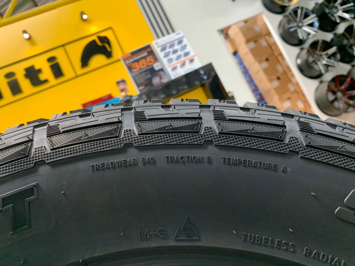 ยางโอตานิ OTANI SA3000 265/60R18 ยางใหม่ปี2021 ราคาพิเศษพร้อมติดตั้งฟรี สามารถสอบถามเพิ่มเติมได้ค่ะ