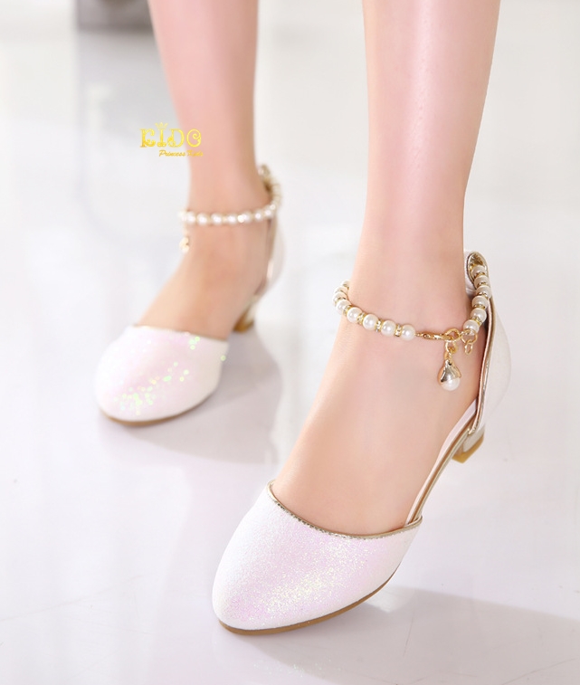 รองเท้าเด็ก(หน้าร้านอยู่รัชดา ลองได้)H145 สีขาว เปิดข้างสายรัดข้อมุก