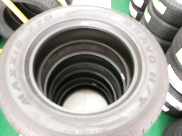 ลดราคาพิเศษยางใหม่ปี15 Maxxis HT-770 ขนาด255/60R18