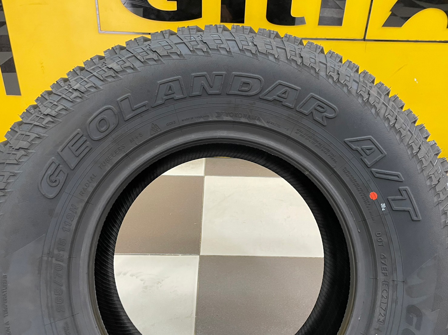 ยางใหม่โยโกฮามา #YOKOHAMA GEOLANDAR A/T G015 265/70R15 ยางใหม่ปี2023 (4เส้น)