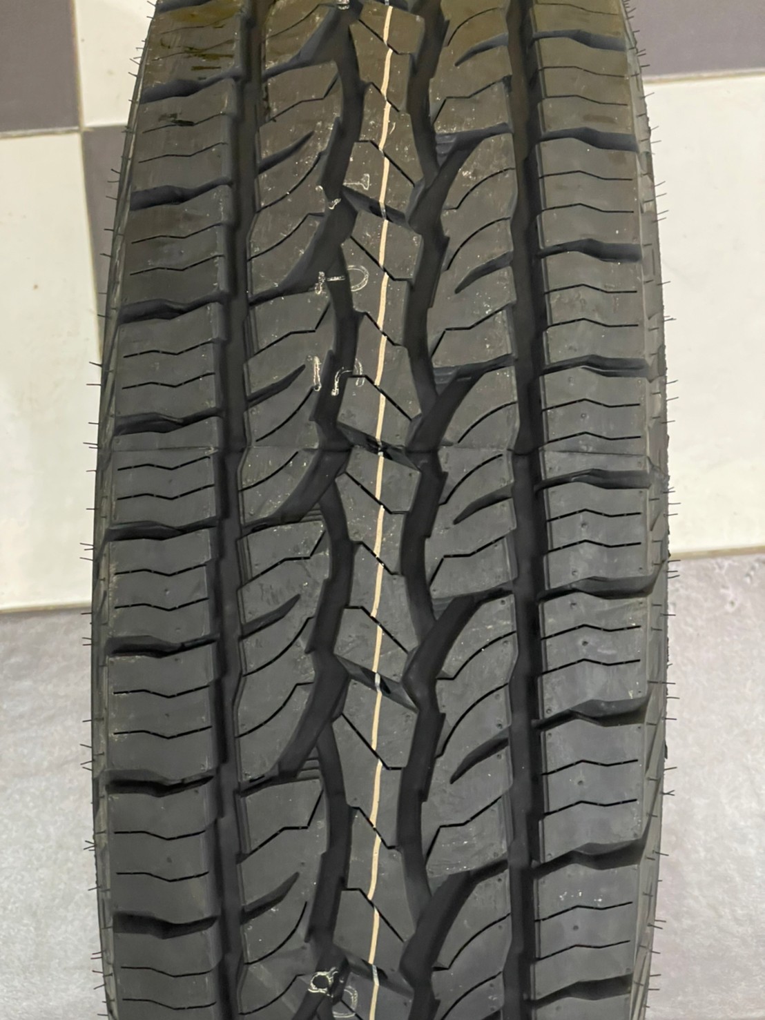 ยางใหม่DUNLOP GRANDTREK AT5 31x10.5R15 ยางตัวหนังสือสีขาว