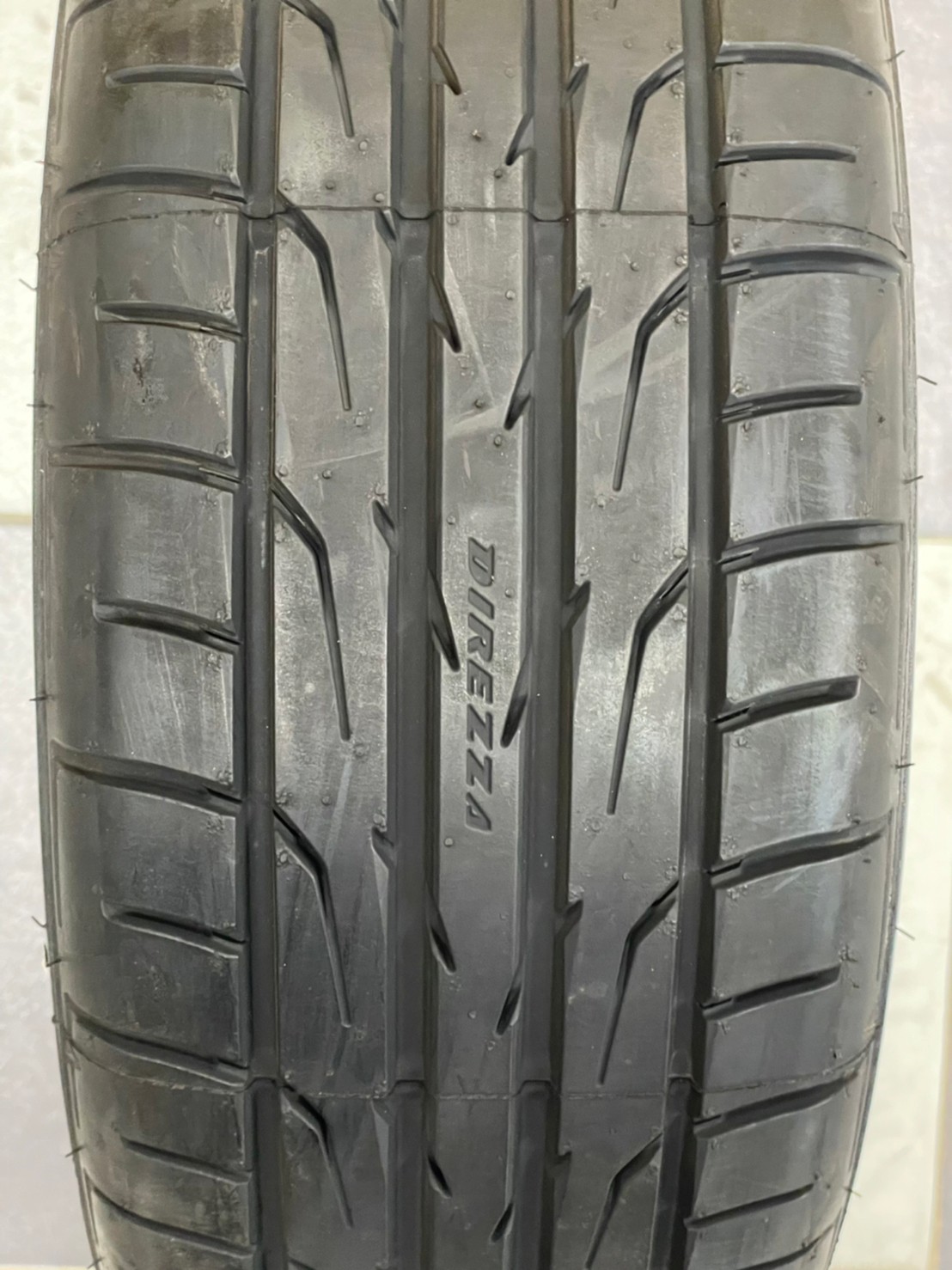 195/55R15 DUNLOP DZ102 ยางใหม่ปี20 ราคาพิเศษ ติดตั้งฟรี จัดส่งฟรี
