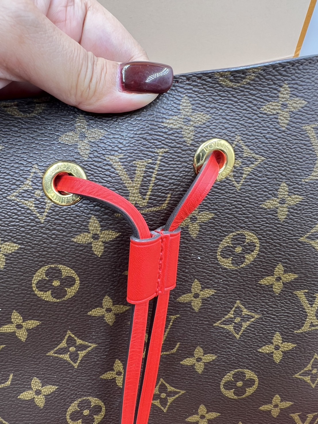 LV neo noe มือสอง สีแดง