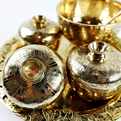 ชุดทองเหลืองตอกลายรวงข้าวในกลีบบัว ชุดถวายจ้าวพระพุทธ ถาดองุ่น 9 นิ้ว