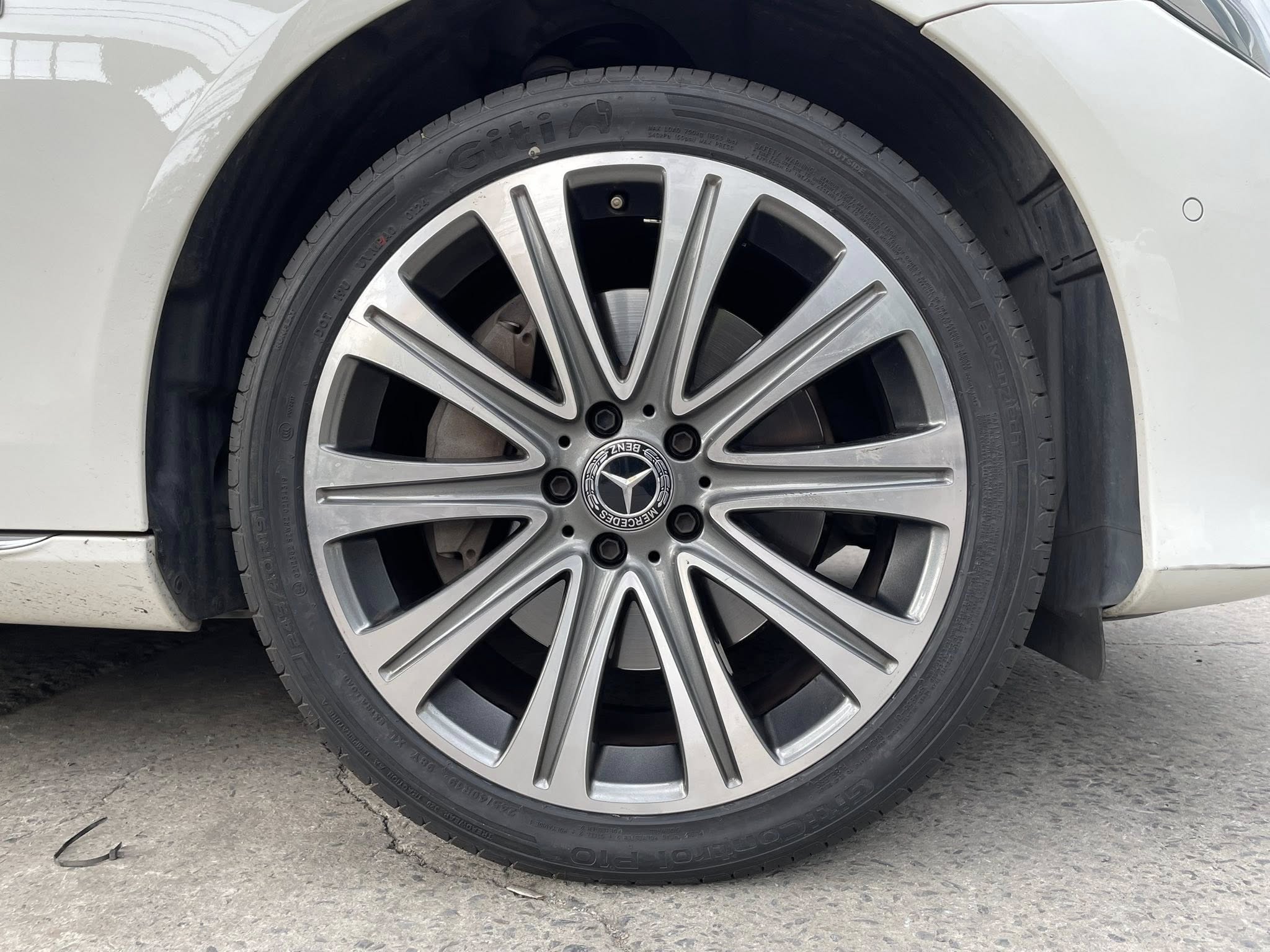 BENZ_E300e 🚘เปลี่ยนยาง 🛞🐘#GITI_ControlP10_245/40RF19 🛞 #GITI_ControlP10_275/35RF19 🛞 #RUNFLAT