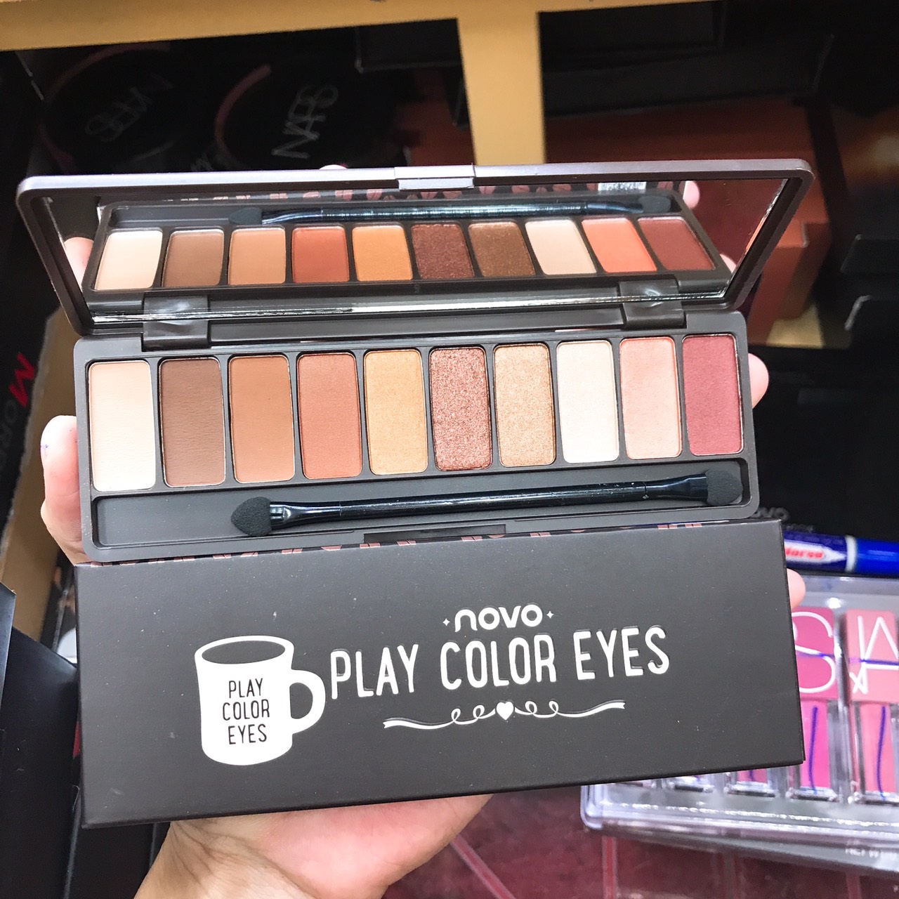 Novo Play Color Eyes (อายแชโดว์)