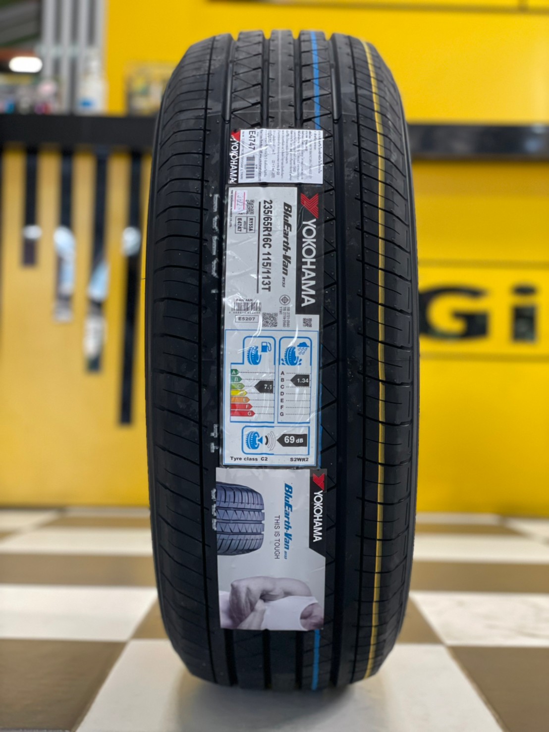 ยางใหม่ YOKOHAMA BluEarth-VAN RY55 235/65R16 ยางใหม่ปี2022