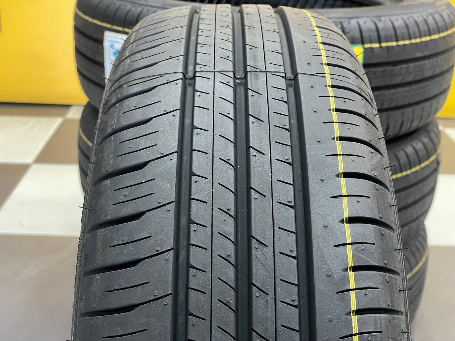 ยางใหม่ดันลอป DUNLOP ENASAVE EC300+ 185/65R15 ยางใหม่ปี2023