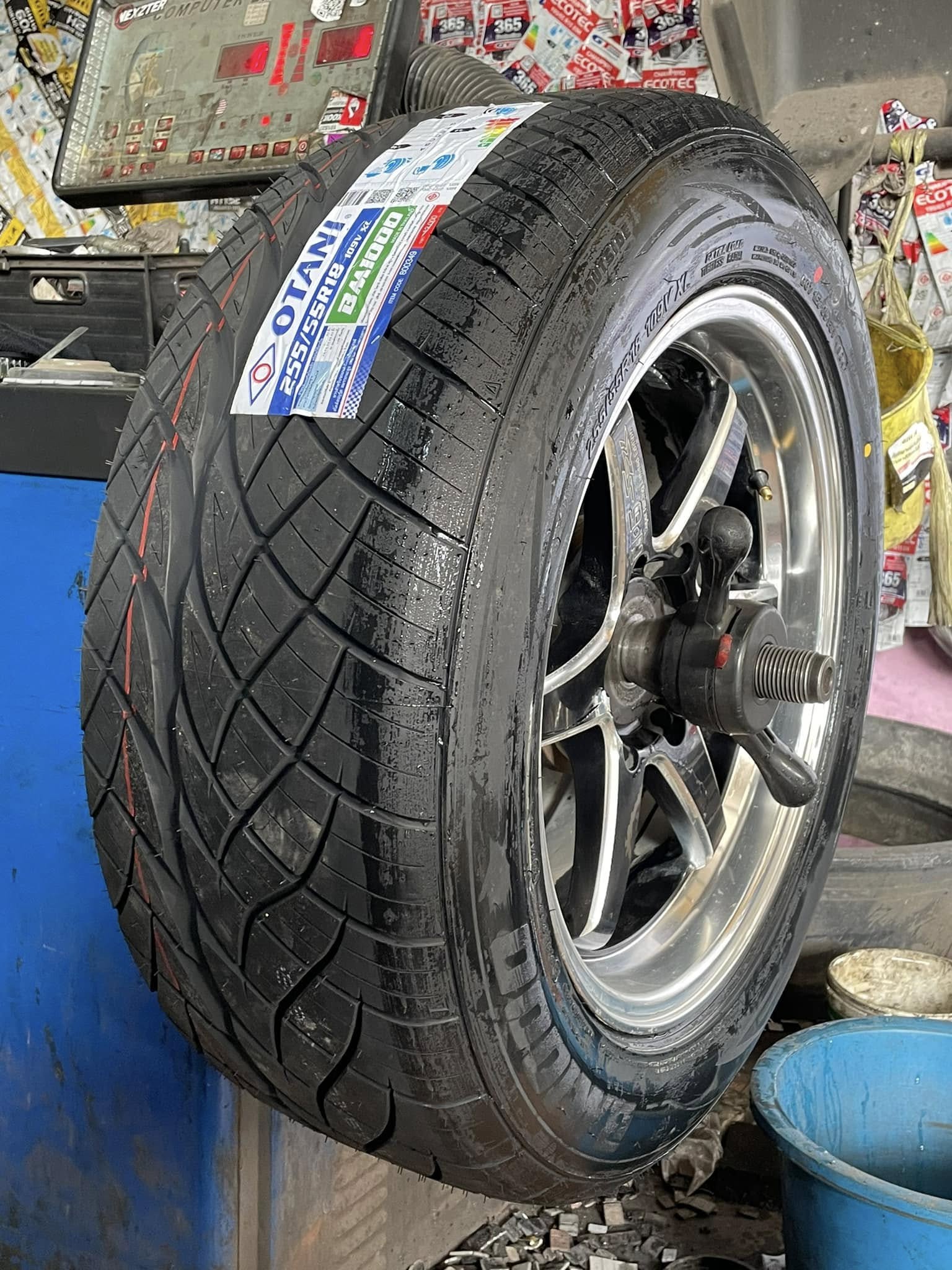 🚘 #ISUZU_D-MAX🛞 เปลี่ยนยาง #OTANI #BM1000 255/55R18 #บริการตั้งศูนย์ล้อ🛞