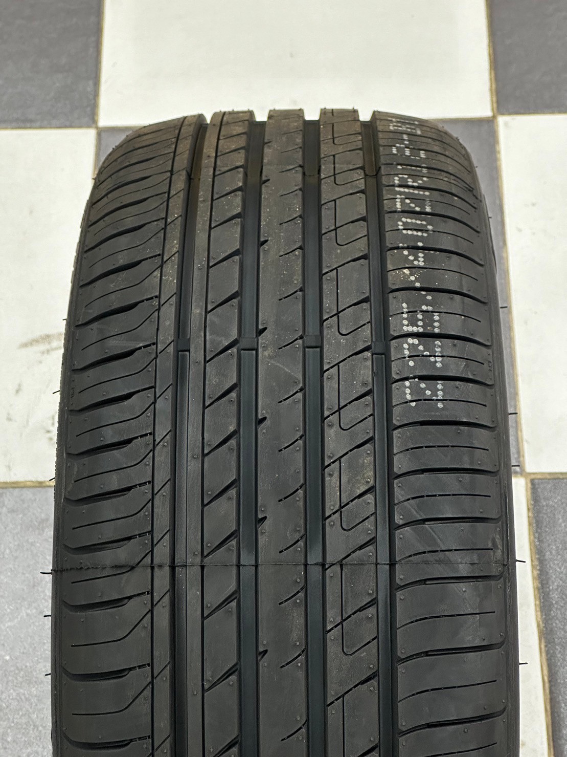 KINTO SC900 225/40R18 ยางใหม่ปี2023