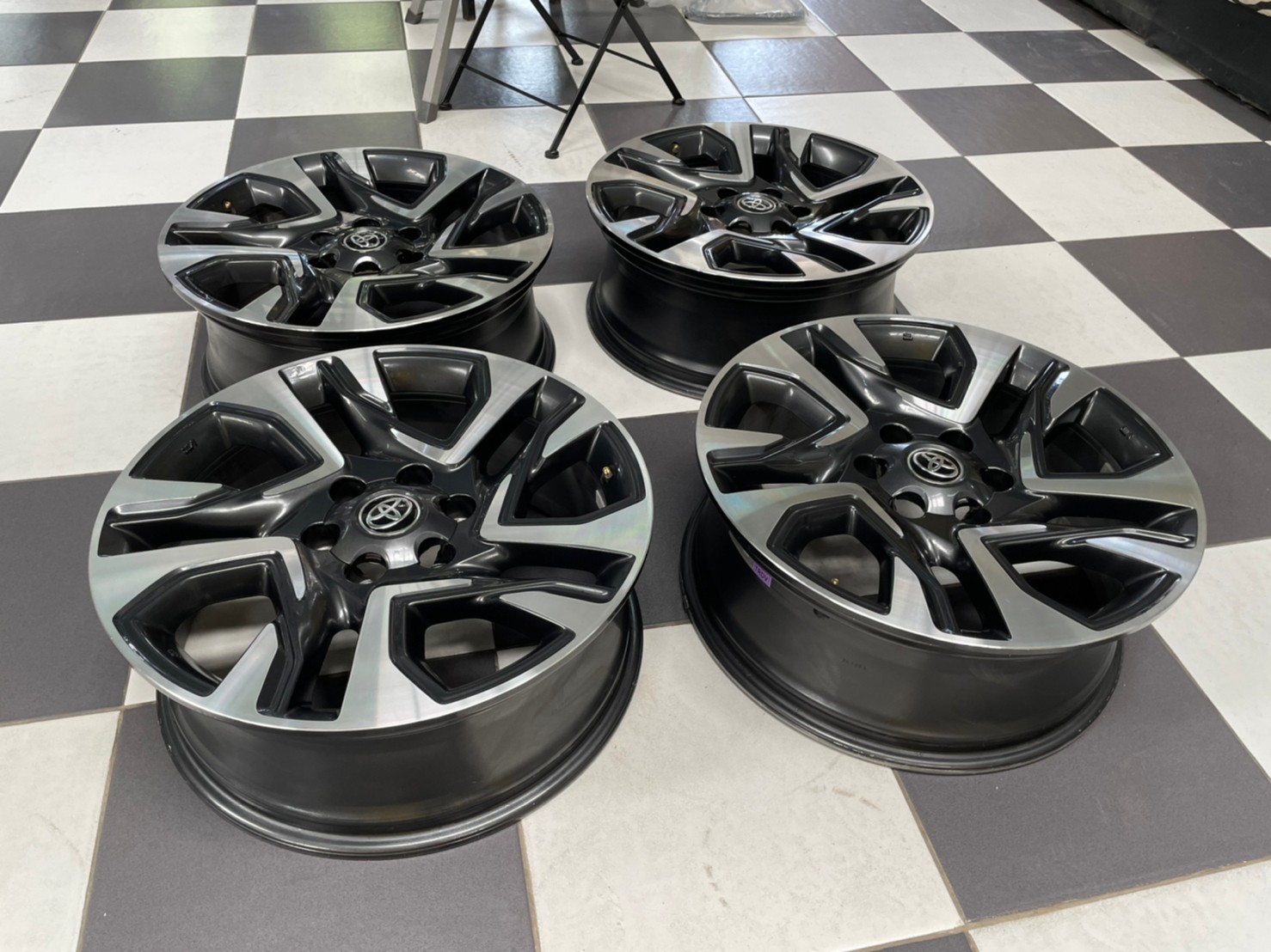 ล้อแม็กซ์ขอบ20 Toyota Fortuner Legender 6รู139 รุ่นใหม่ล่าสุด สภาพใหม่สวย