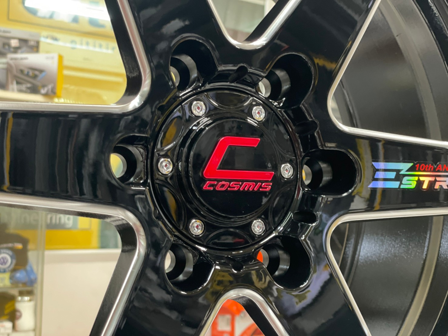 ล้อแม็กซ์ขอบ18COSMIS ESTREMO กว้าง9 ออฟ35 6รู139.7 สีดำขอบเงา