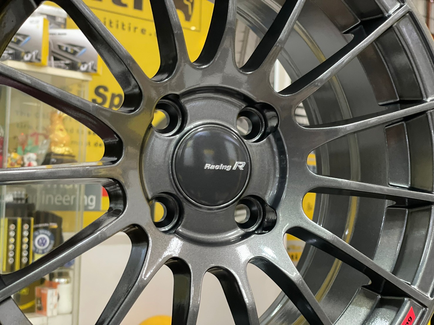 ล้อแม็กซ์ใหม่ขอบ15 RS05RR สีเทากันหน้าเงา กว้าง7ออฟ35 4รู100 SSW