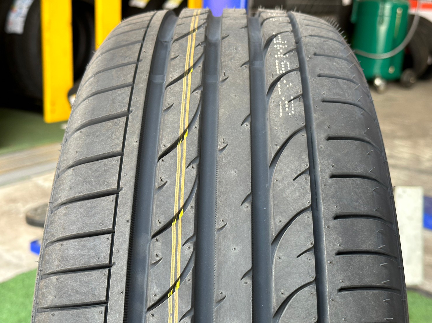 OTANI KC2000 225/50R18 ยางใหม่ปี2023ราคาพิเศษพร้อมติดตั้งฟรี สามารถสอบถามเพิ่มเติมได้ค่ะ