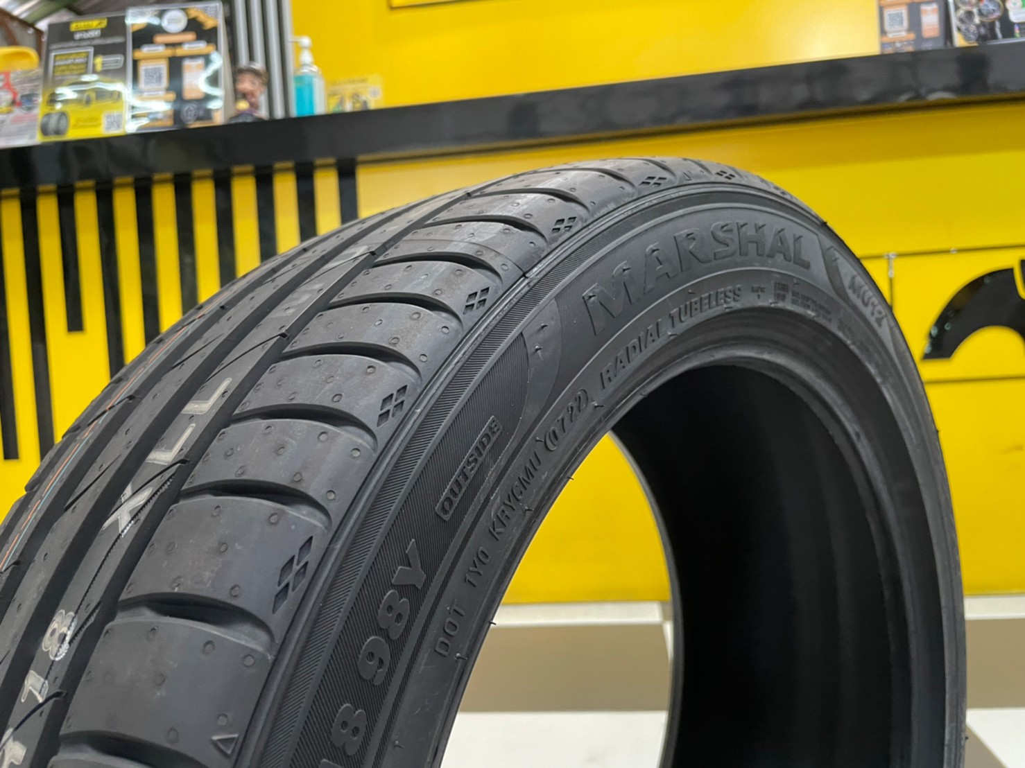 MARSHAL MU12 235/45R18 ยางใหม่ปี2022