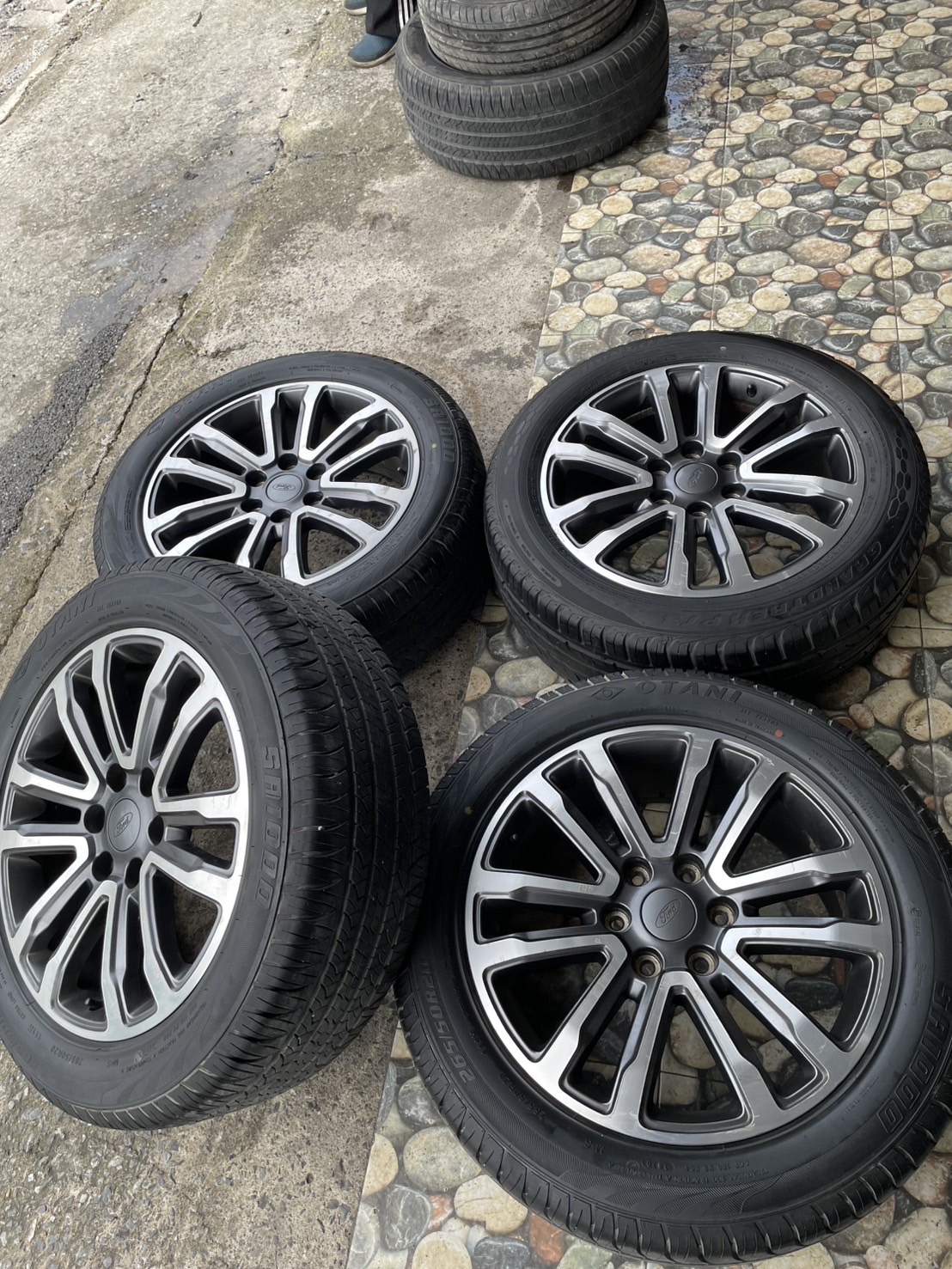 ล้อFORDขอบ20 พร้อมยาง OTANI SA1000 265/50R20 ยางปี2020 สภาพสวยพร้อมใช้งาน