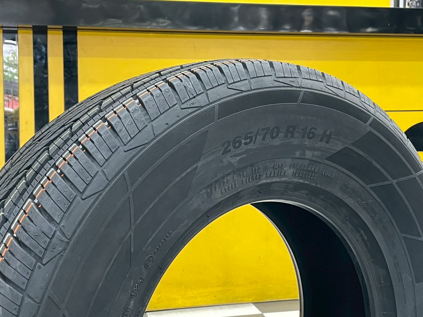 ยางContinental 265/70R16 CrossContact LX2 (ยางปี 2025) (4เส้น)