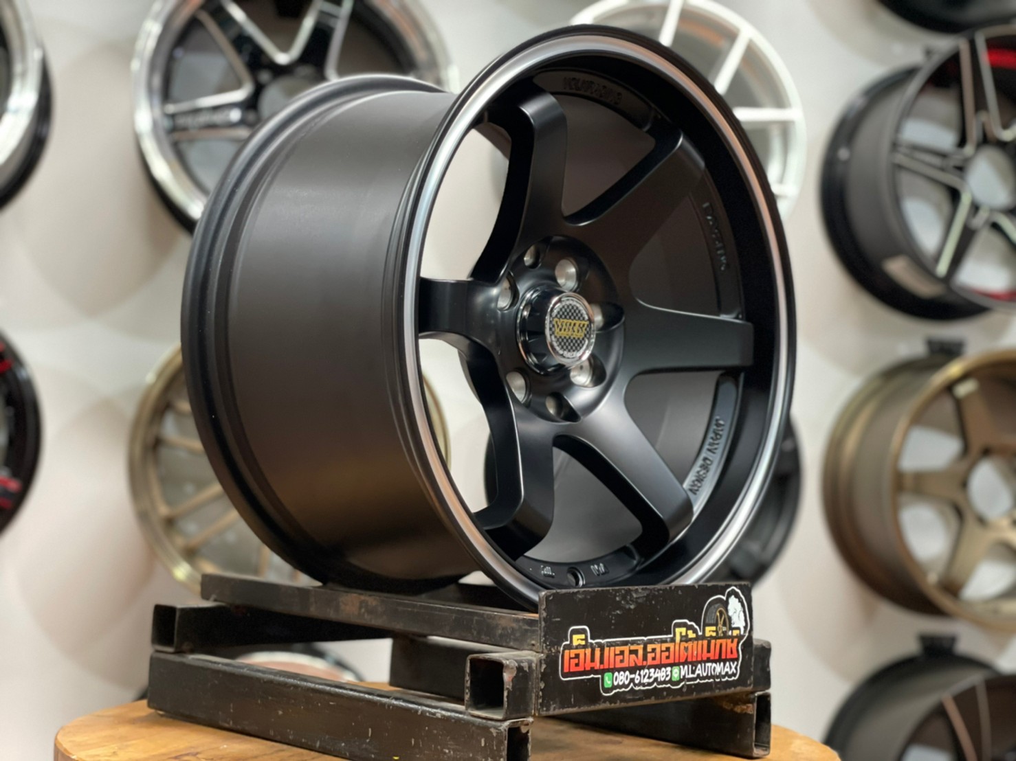 ล้อแม็กซ์ใหม่ TE37 ขอบ15 กว้าง8.25 4รู100และ4รู114.3 สีดำเงาขอบกลึงมิลลิ่งเงิน